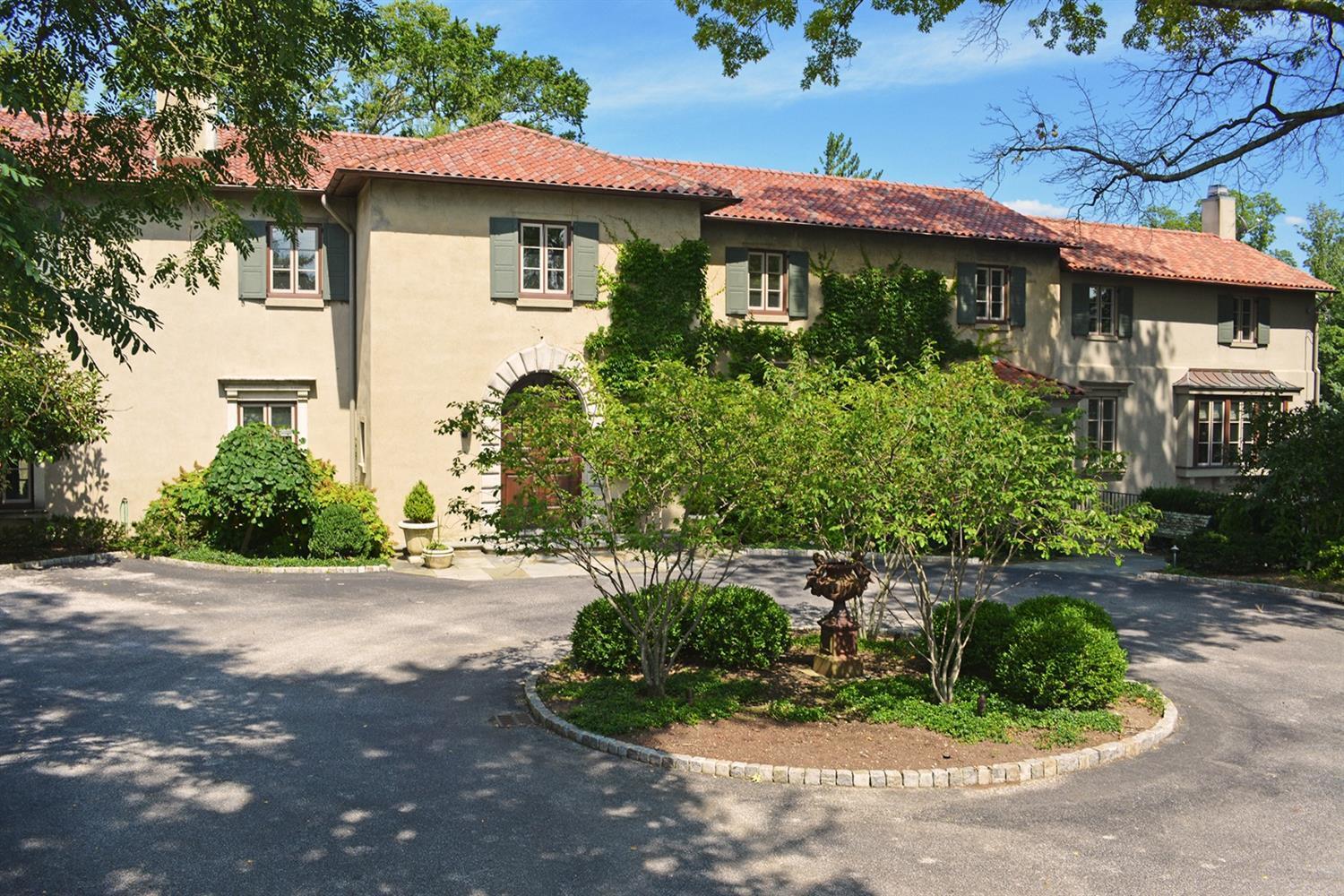 2560 Grandin Road Cincinnati, OH 45208 - Photo 1 of 1 Gallery Image 1