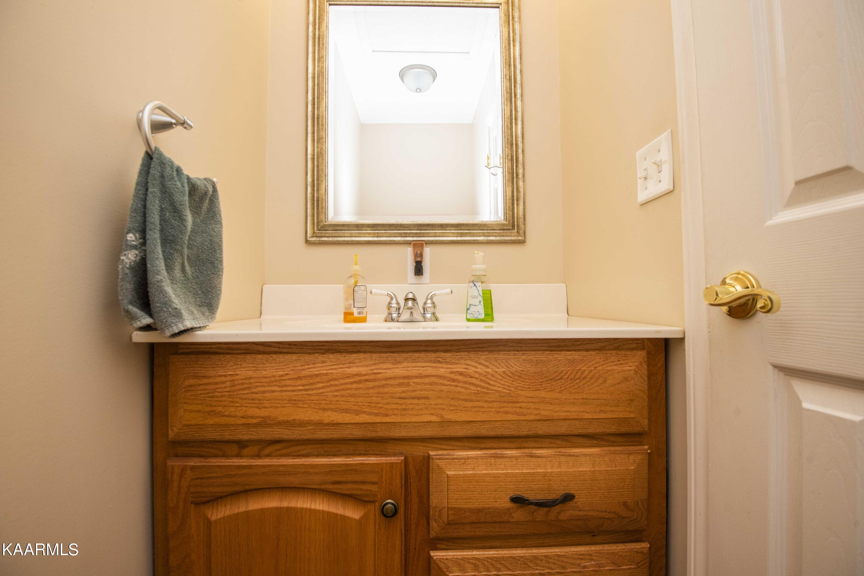 2943 Sugar Grove Valley Road Harriman, TN 37748 - Photo 16 of 56 half bath_1