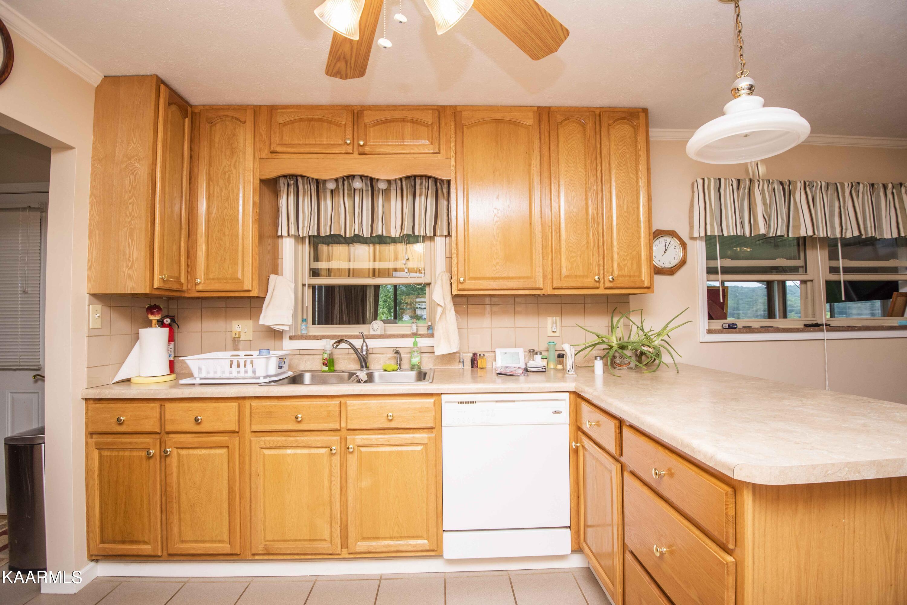 2943 Sugar Grove Valley Road Harriman, TN 37748 - Photo 20 of 56 kitchen 4_1