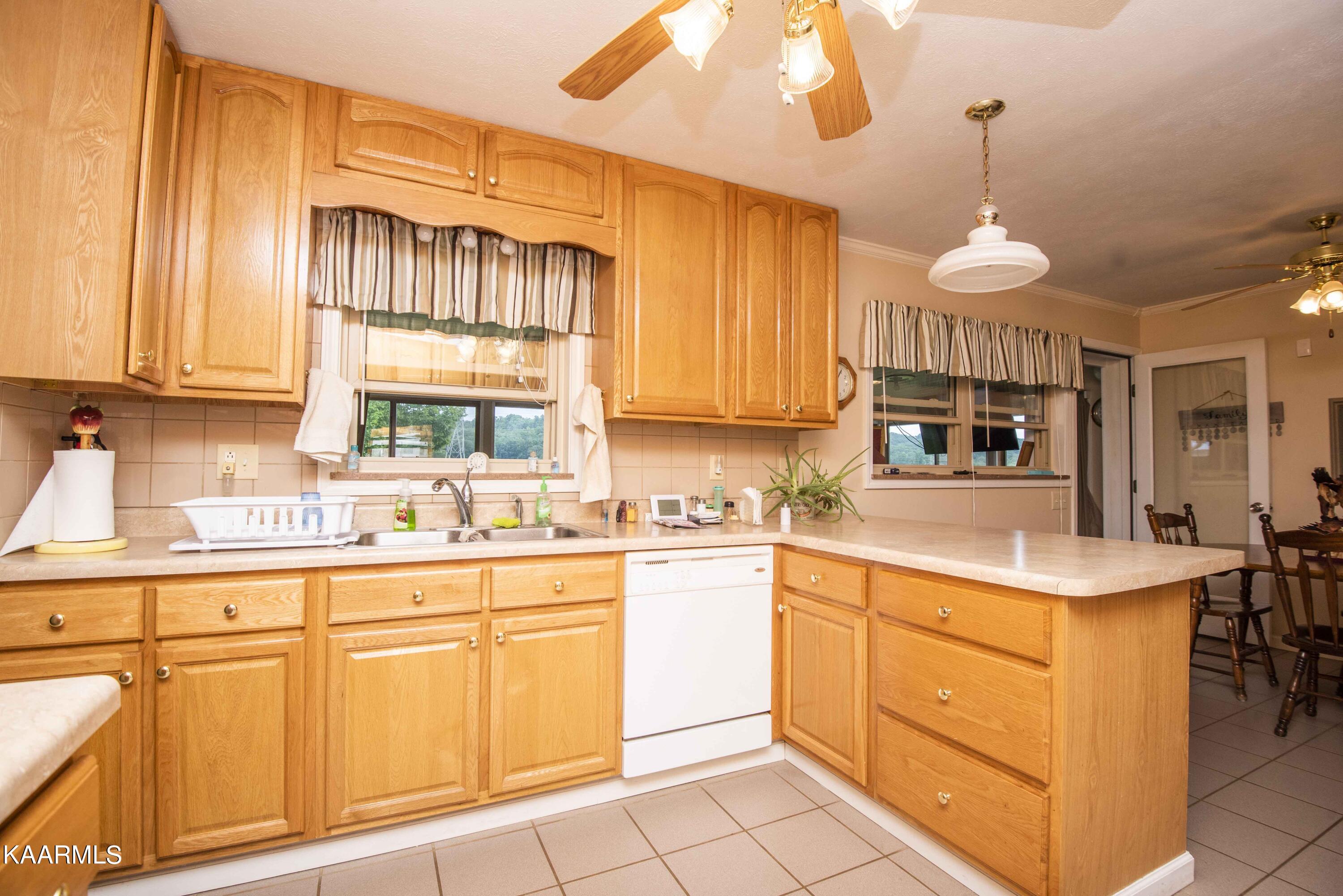 2943 Sugar Grove Valley Road Harriman, TN 37748 - Photo 21 of 56 kitchen 5_1