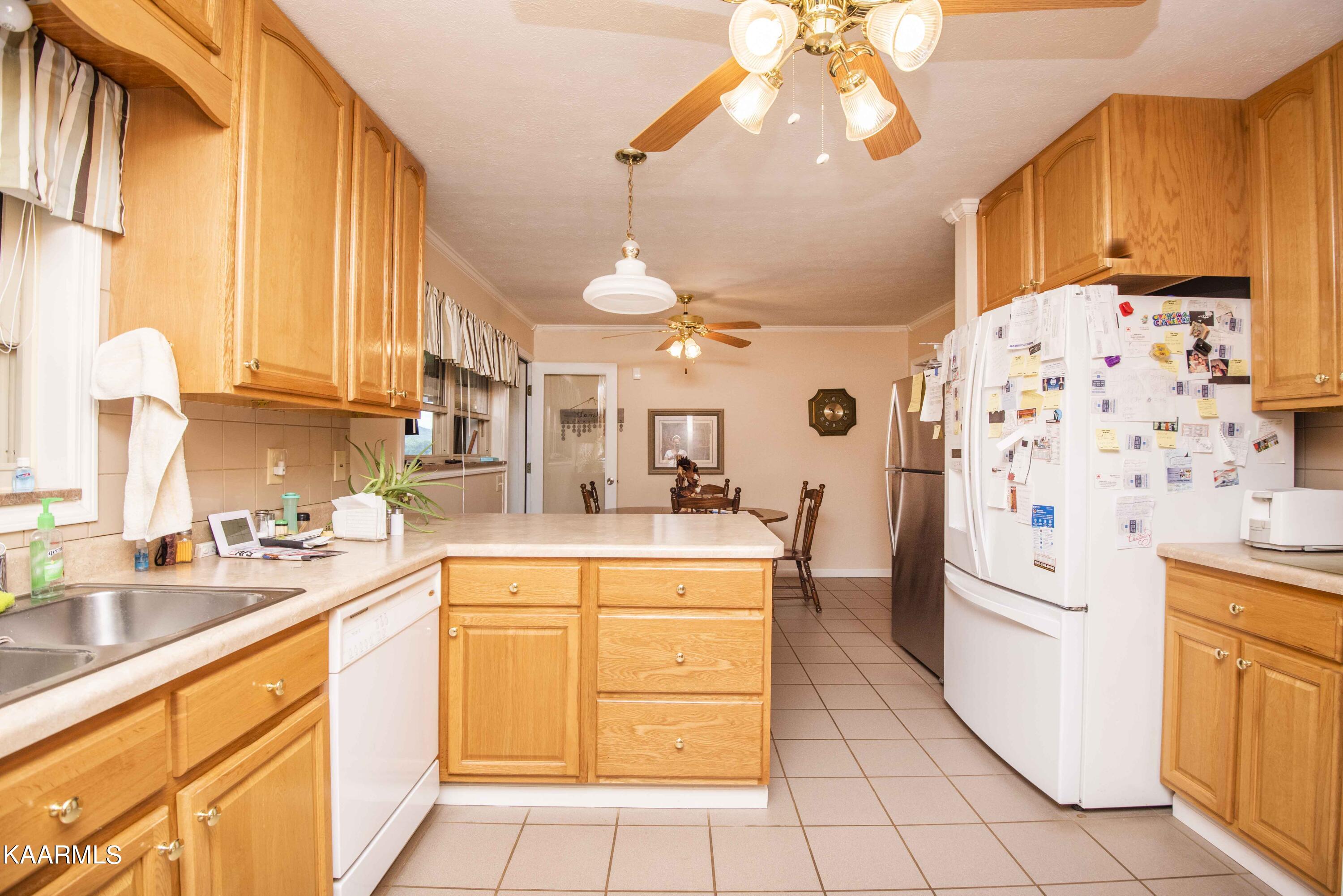 2943 Sugar Grove Valley Road Harriman, TN 37748 - Photo 23 of 56 kitchen 7_1