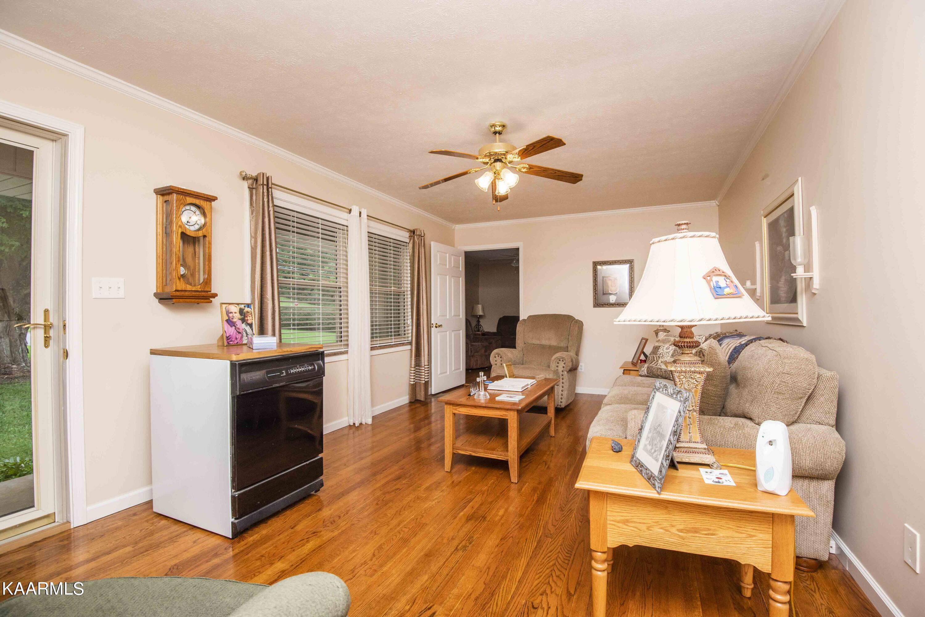 2943 Sugar Grove Valley Road Harriman, TN 37748 - Photo 27 of 56 living 3_1