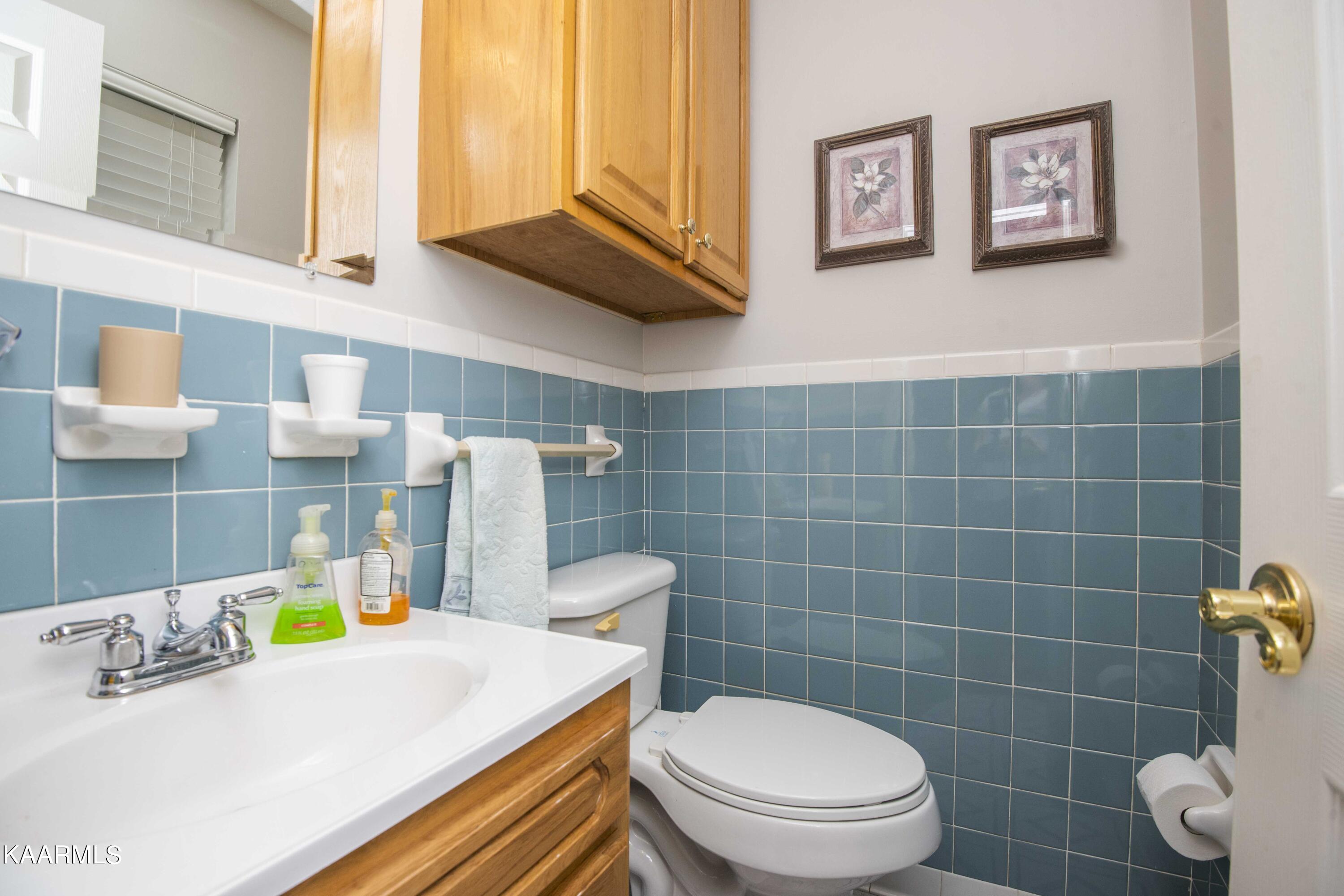 2943 Sugar Grove Valley Road Harriman, TN 37748 - Photo 29 of 56 master bath_1