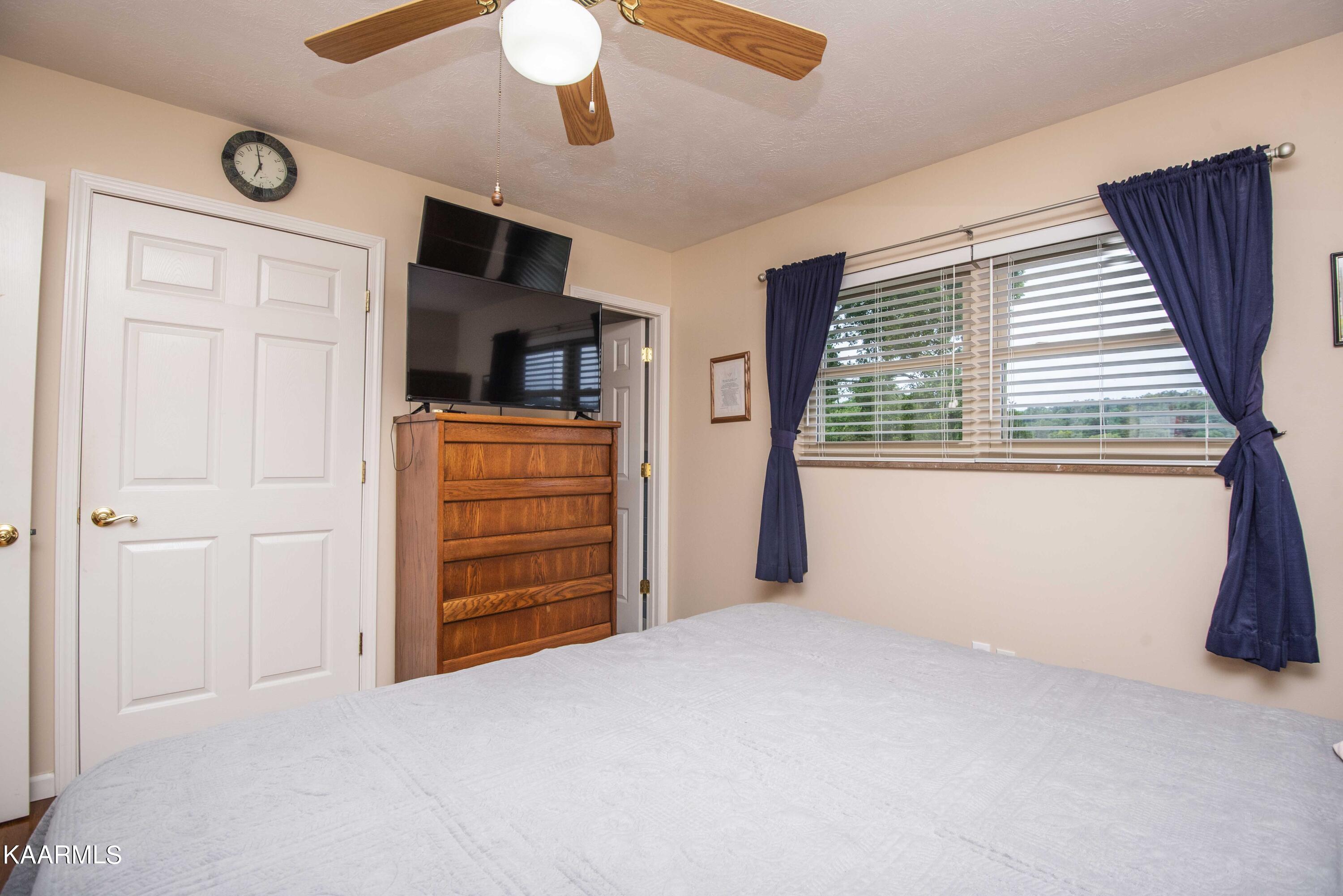 2943 Sugar Grove Valley Road Harriman, TN 37748 - Photo 31 of 56 master bed 2_1