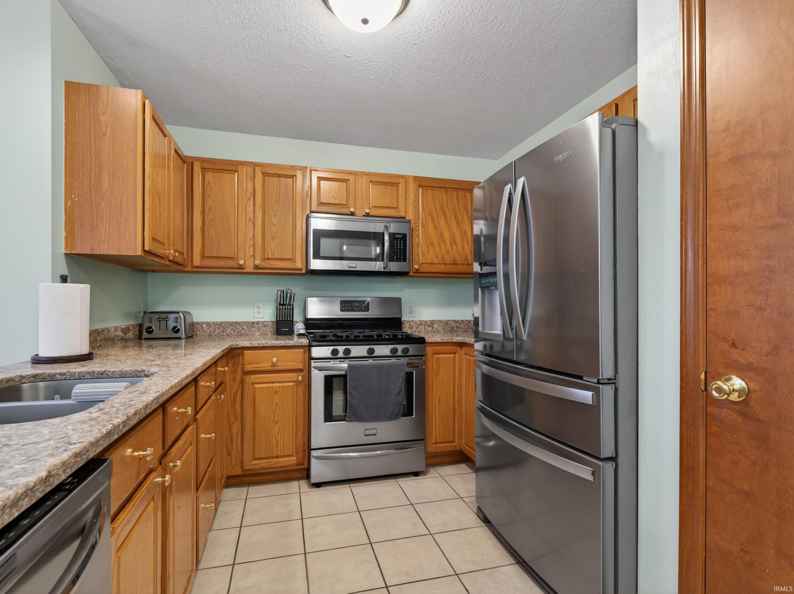 6102 Prestwick Run Fort Wayne, IN 46835 - Photo 3 of 32