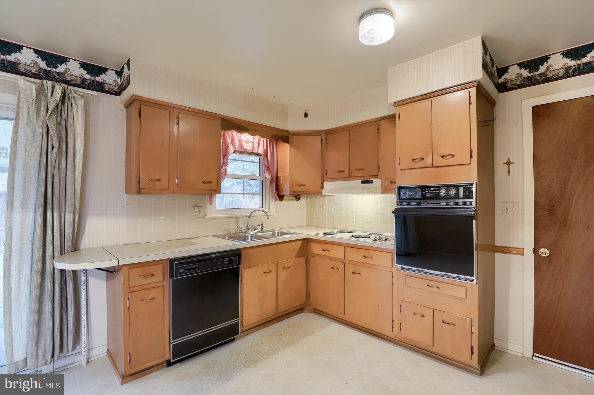 1730 Hemlock Road Lancaster, PA 17603 - Photo 8 of 21 Gallery Image 8