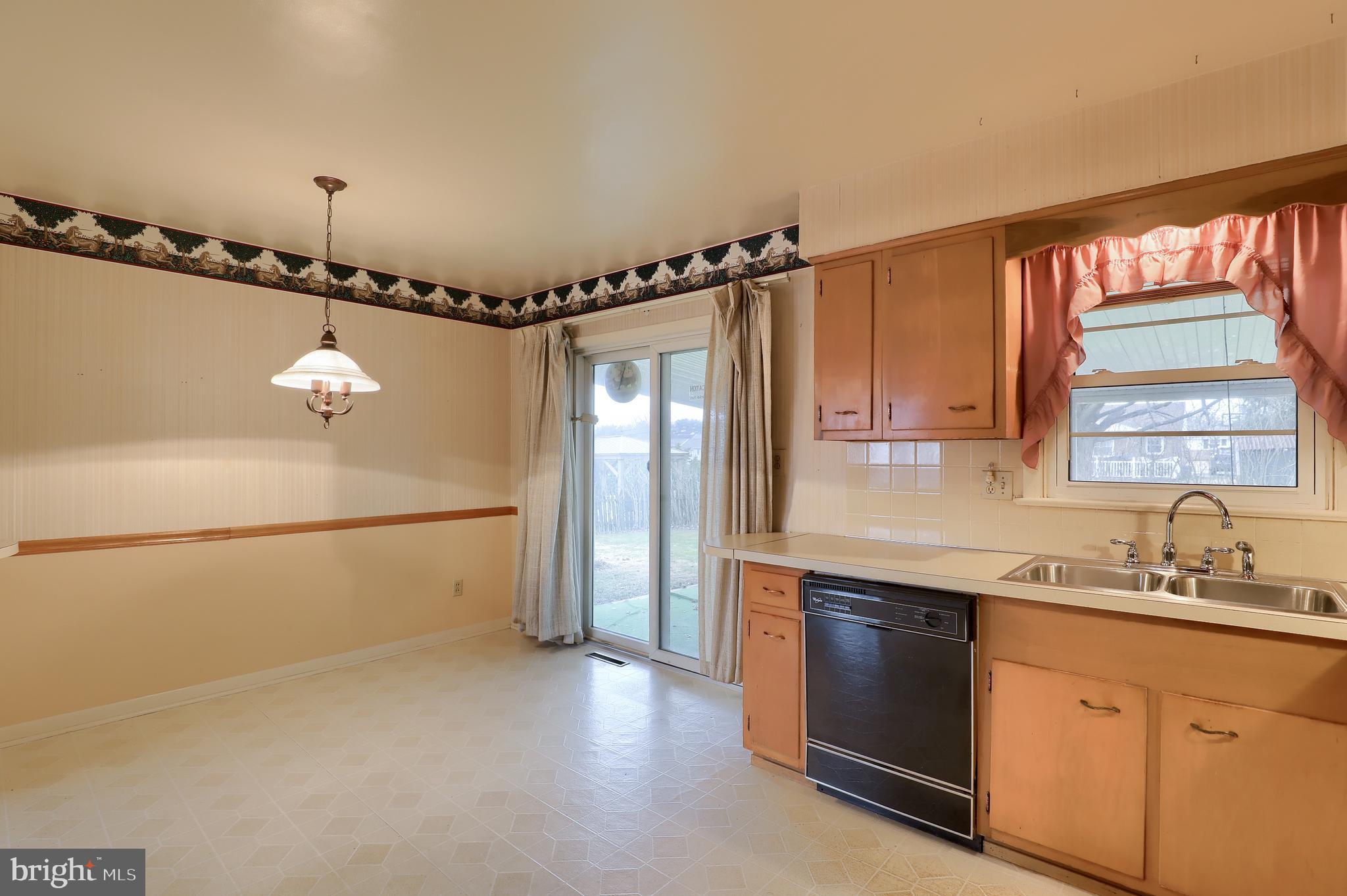 1730 Hemlock Road Lancaster, PA 17603 - Photo 9 of 21 Gallery Image 9
