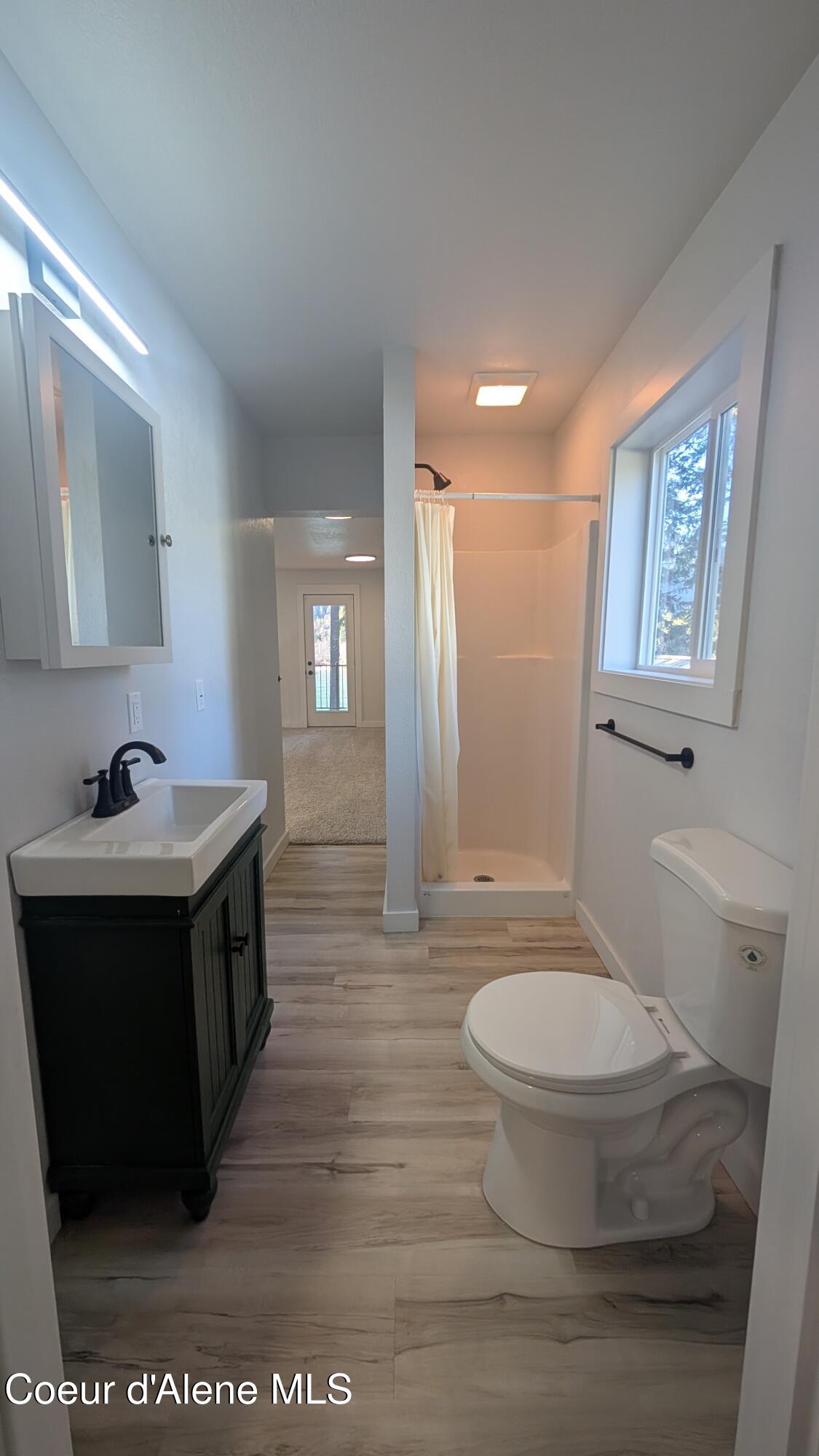 206 Waterfront Road Troy, MT 59935 - Photo 24 of 38 206 Waterfront pic 46 Jacknjill bathroom