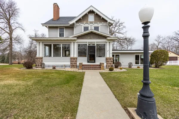 $399,918 | 417 6th Avenue West, Alexandria, MN 56308
