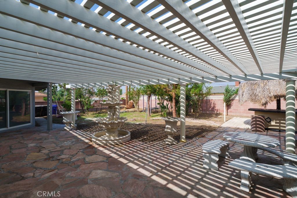932 North Encina Avenue Rialto, CA 92376 - Photo 23 of 28