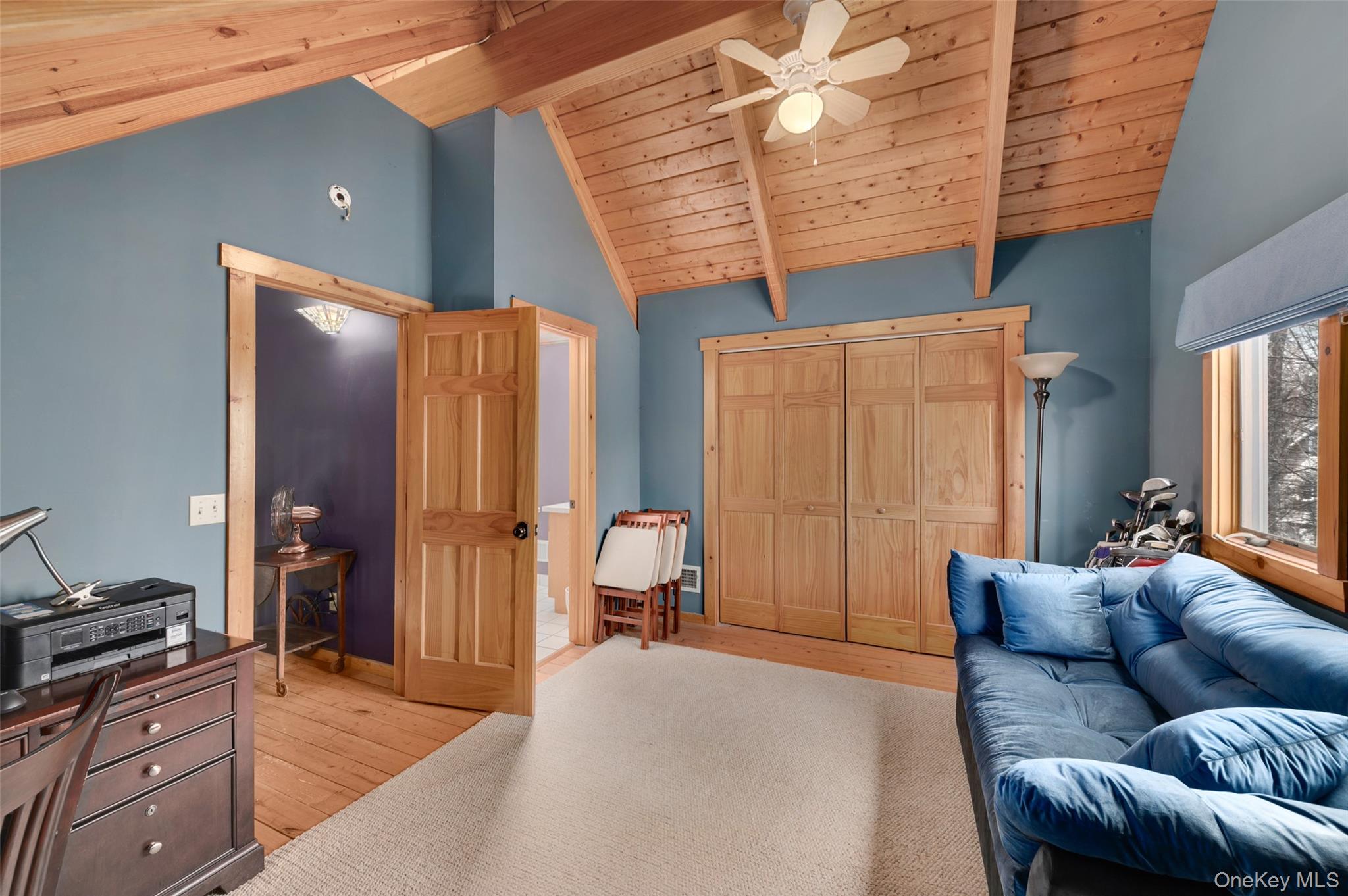198 Hortontown Road Hopewell Junction, NY 12533 - Photo 20 of 36 a living room with furniture