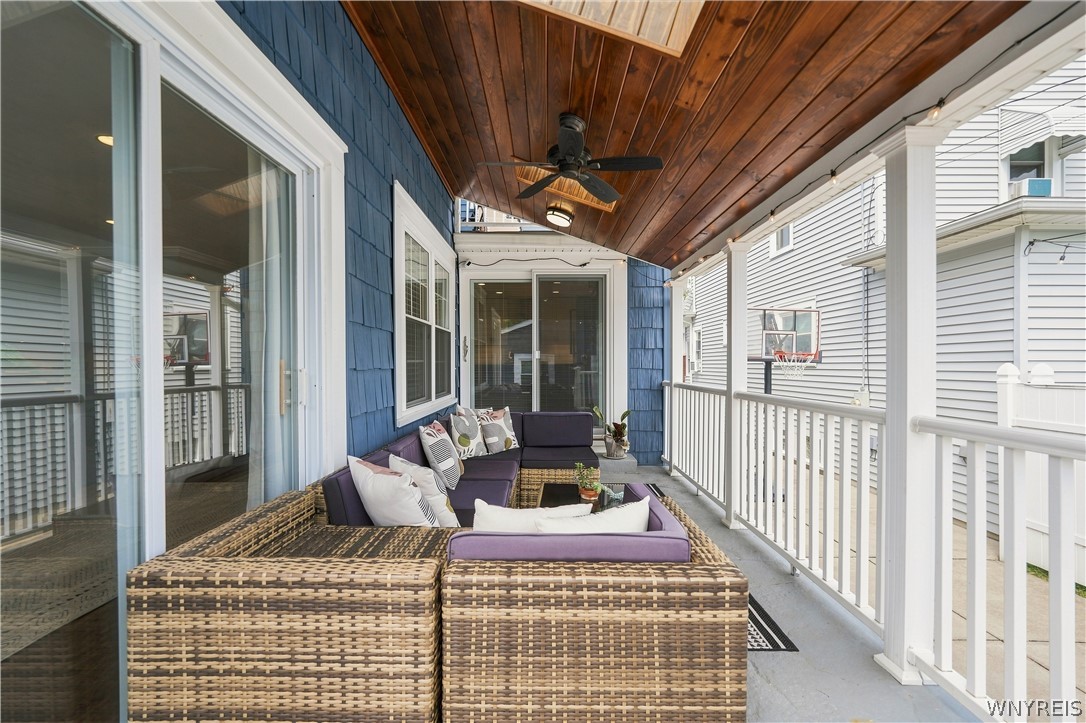 39 Delwood Road Tonawanda, NY 14217 - Photo 37 of 50 Patio with skylights