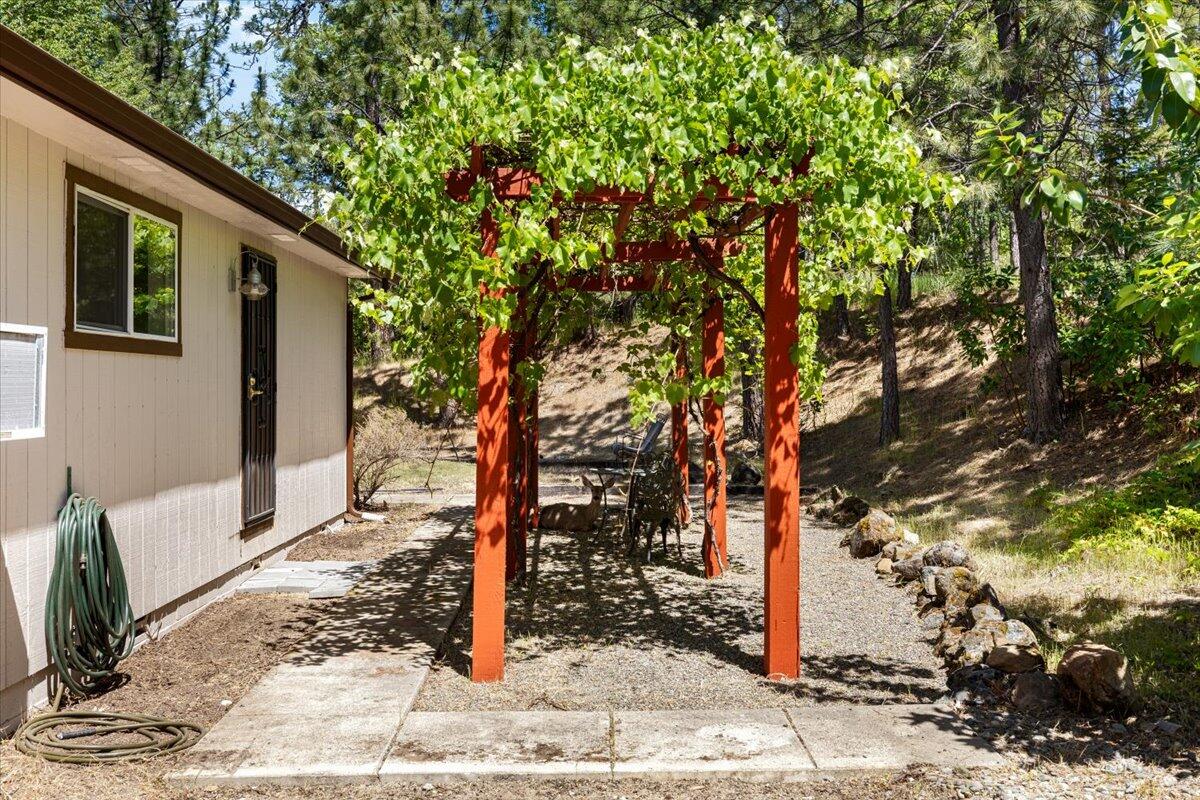 550 Bolt Mountain Road Grants Pass, OR 97527 - Photo 26 of 35 10-CI_8271