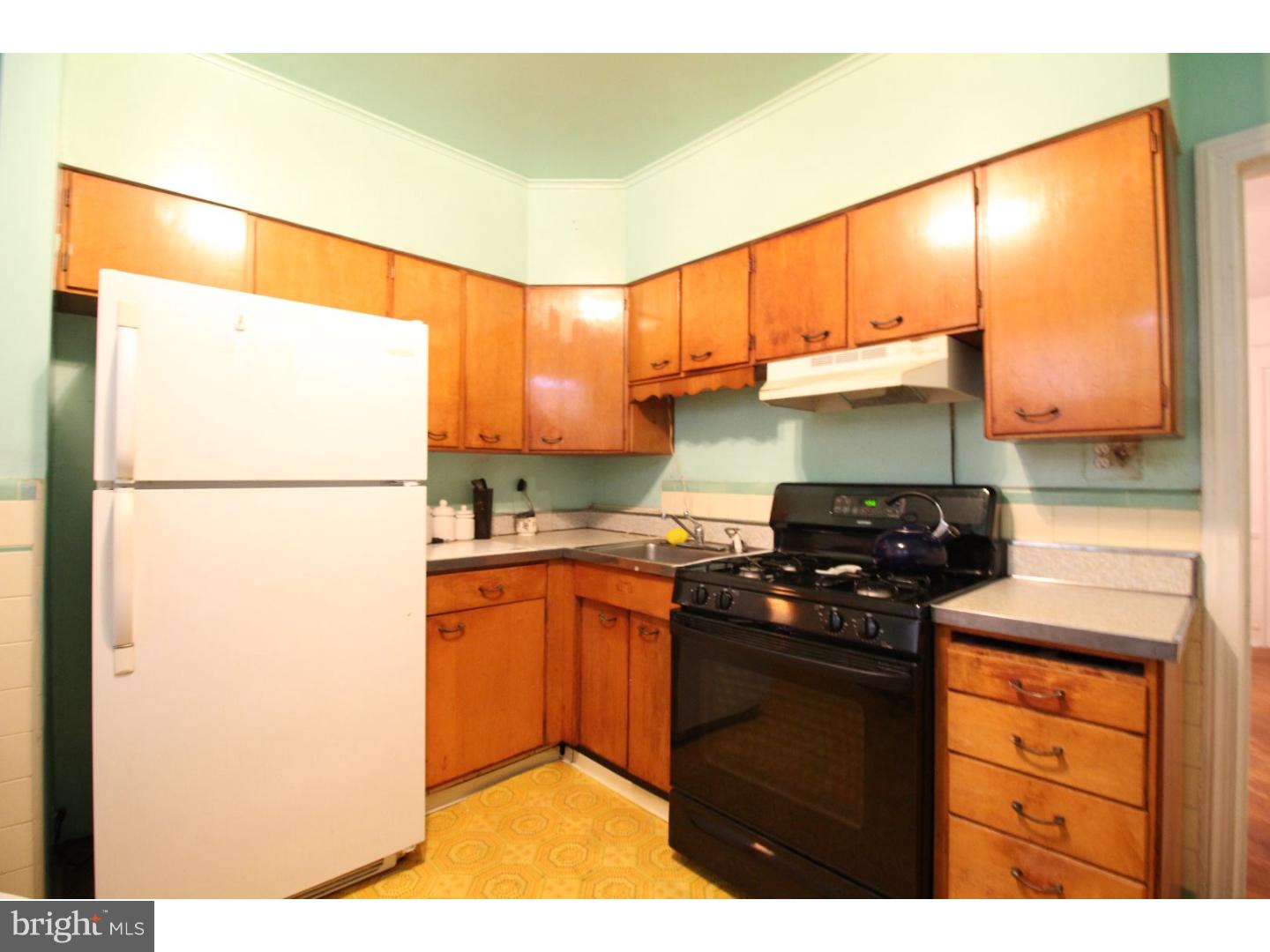 7005 Georgian Road Philadelphia, PA 19138 - Photo 5 of 16 Kitchen