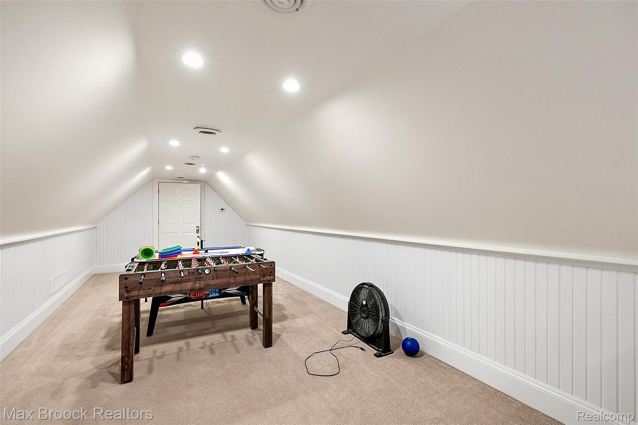 1583 Clarendon Road Bloomfield Hills, MI 48302 - Photo 55 of 73 95-1583 Clarendon-93.jpg