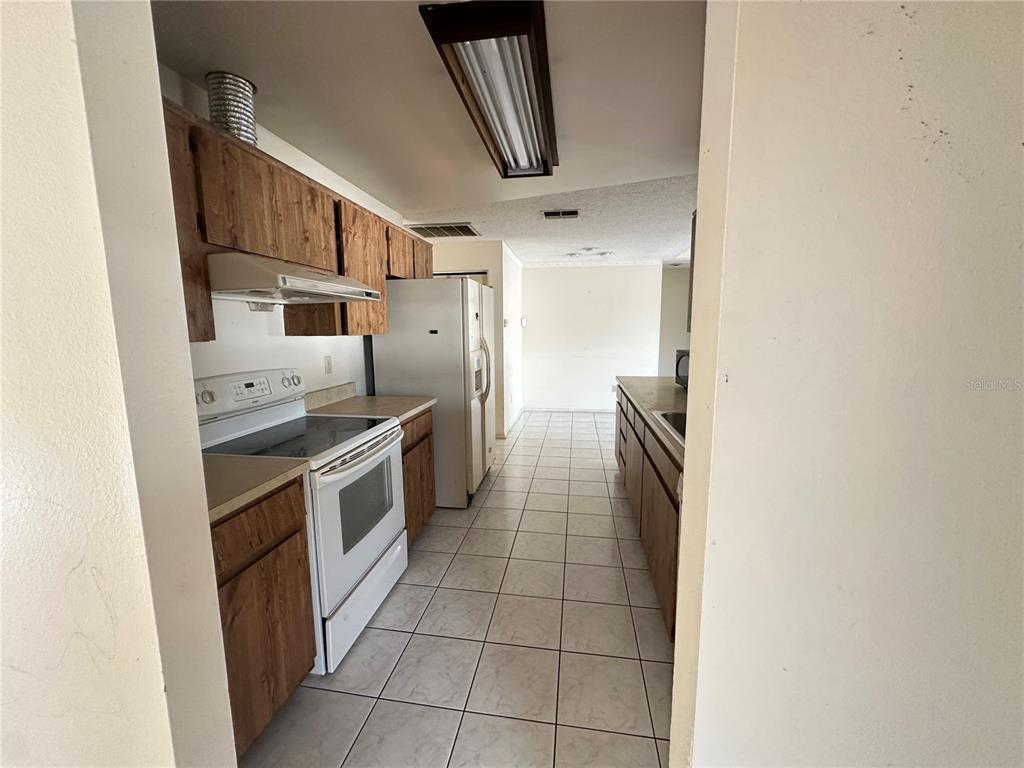 14301 Lofton Way Tampa, FL 33625 - Photo 3 of 21