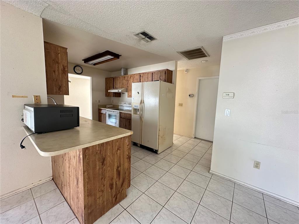 14301 Lofton Way Tampa, FL 33625 - Photo 4 of 21