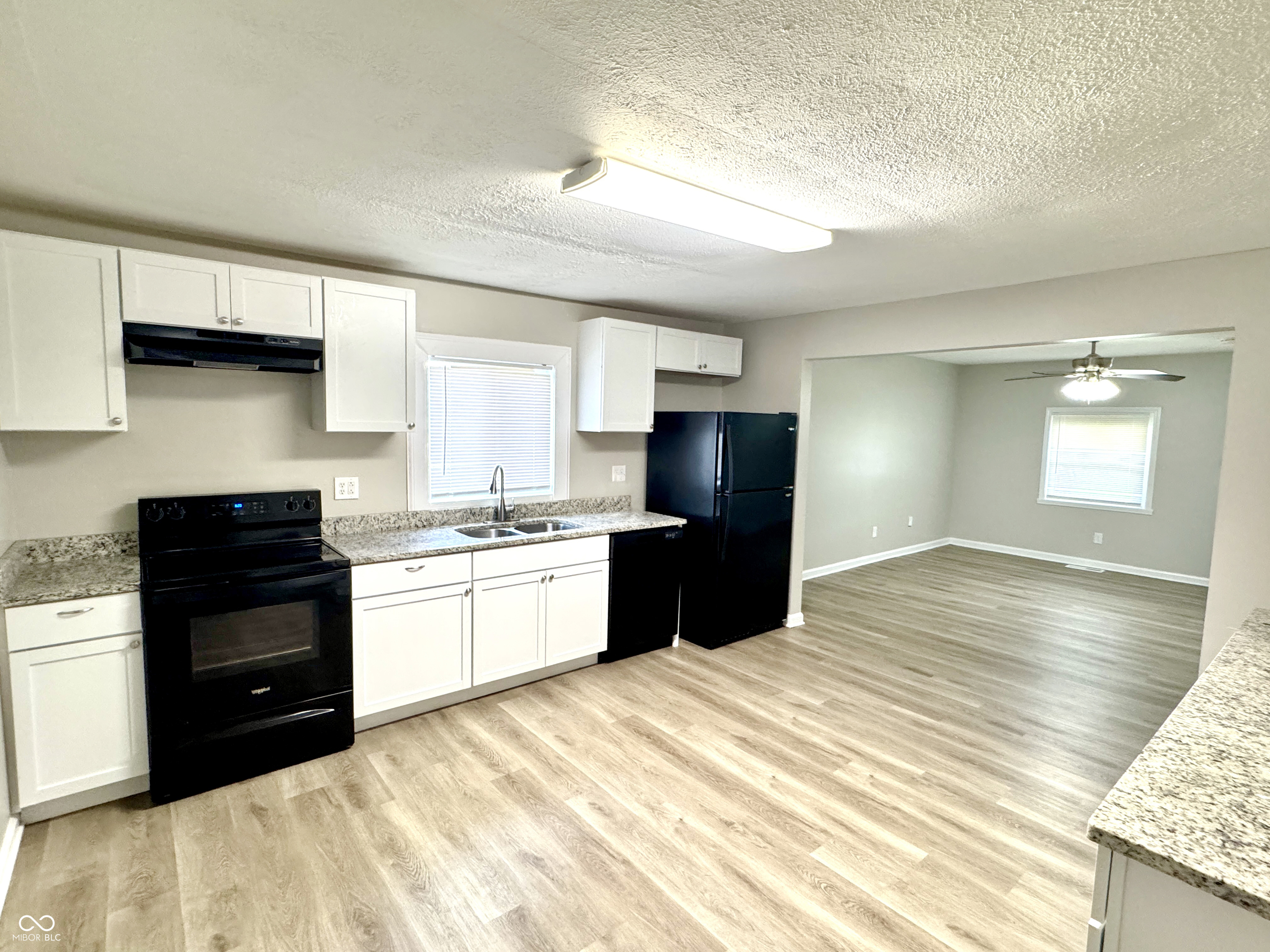 2009 Gent Avenue Indianapolis, IN 46202 - Photo 11 of 35