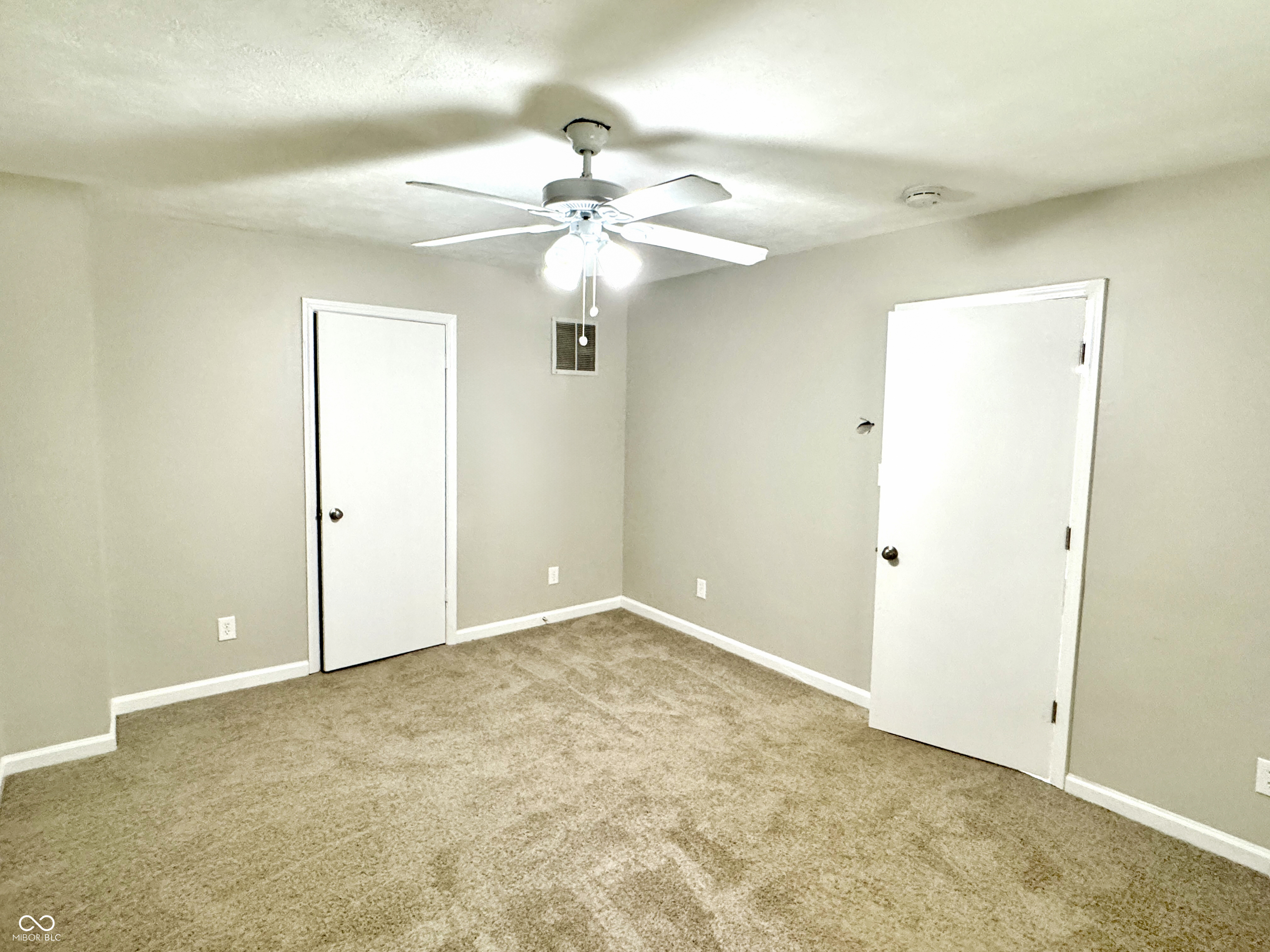 2009 Gent Avenue Indianapolis, IN 46202 - Photo 14 of 35