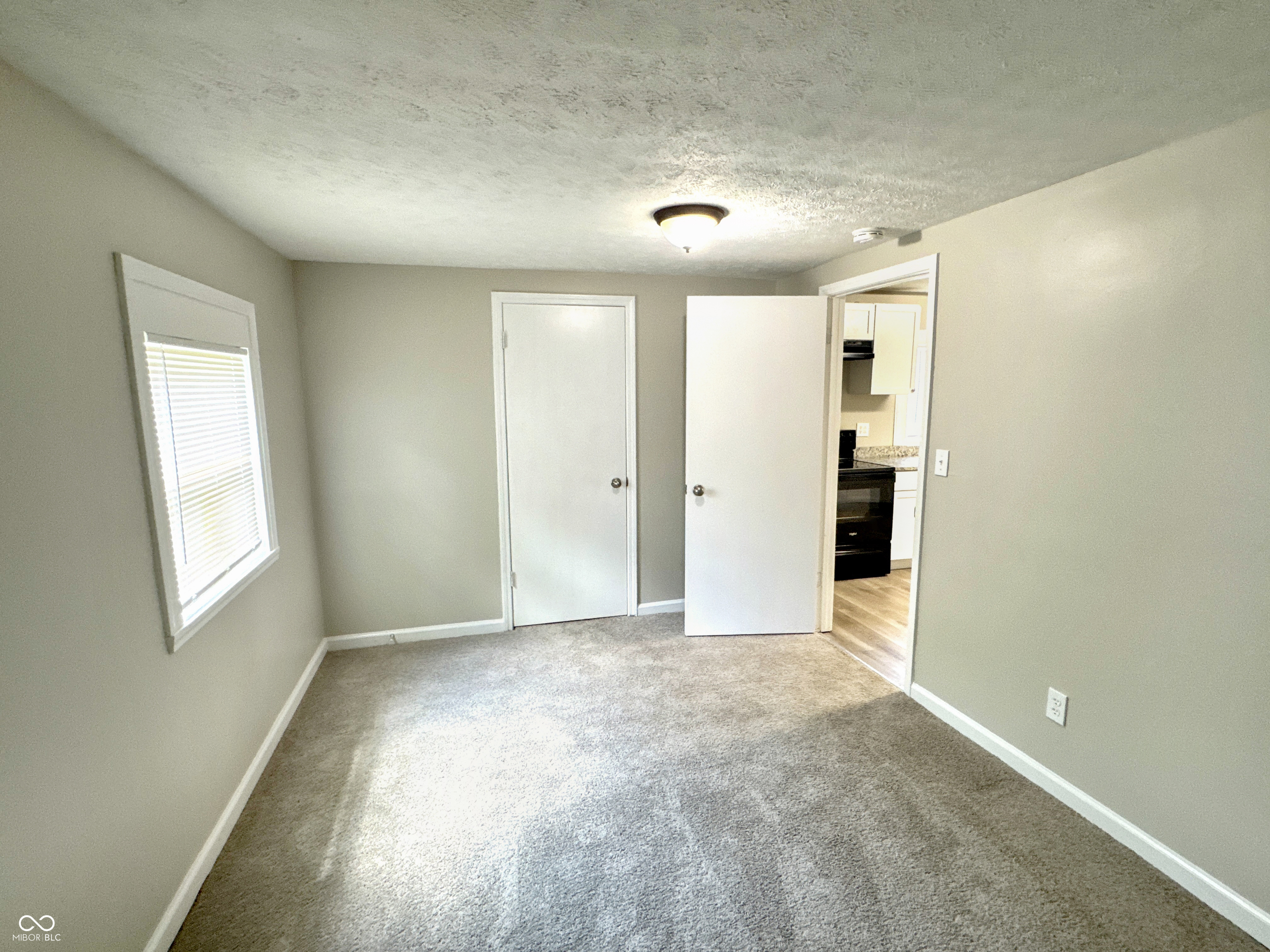 2009 Gent Avenue Indianapolis, IN 46202 - Photo 18 of 35