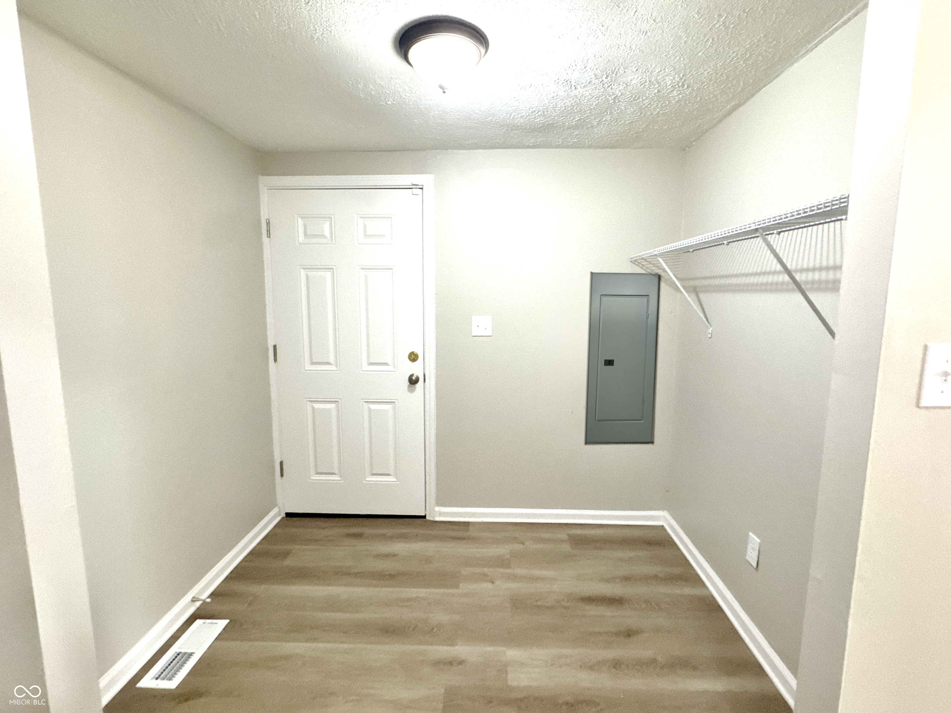 2009 Gent Avenue Indianapolis, IN 46202 - Photo 20 of 35