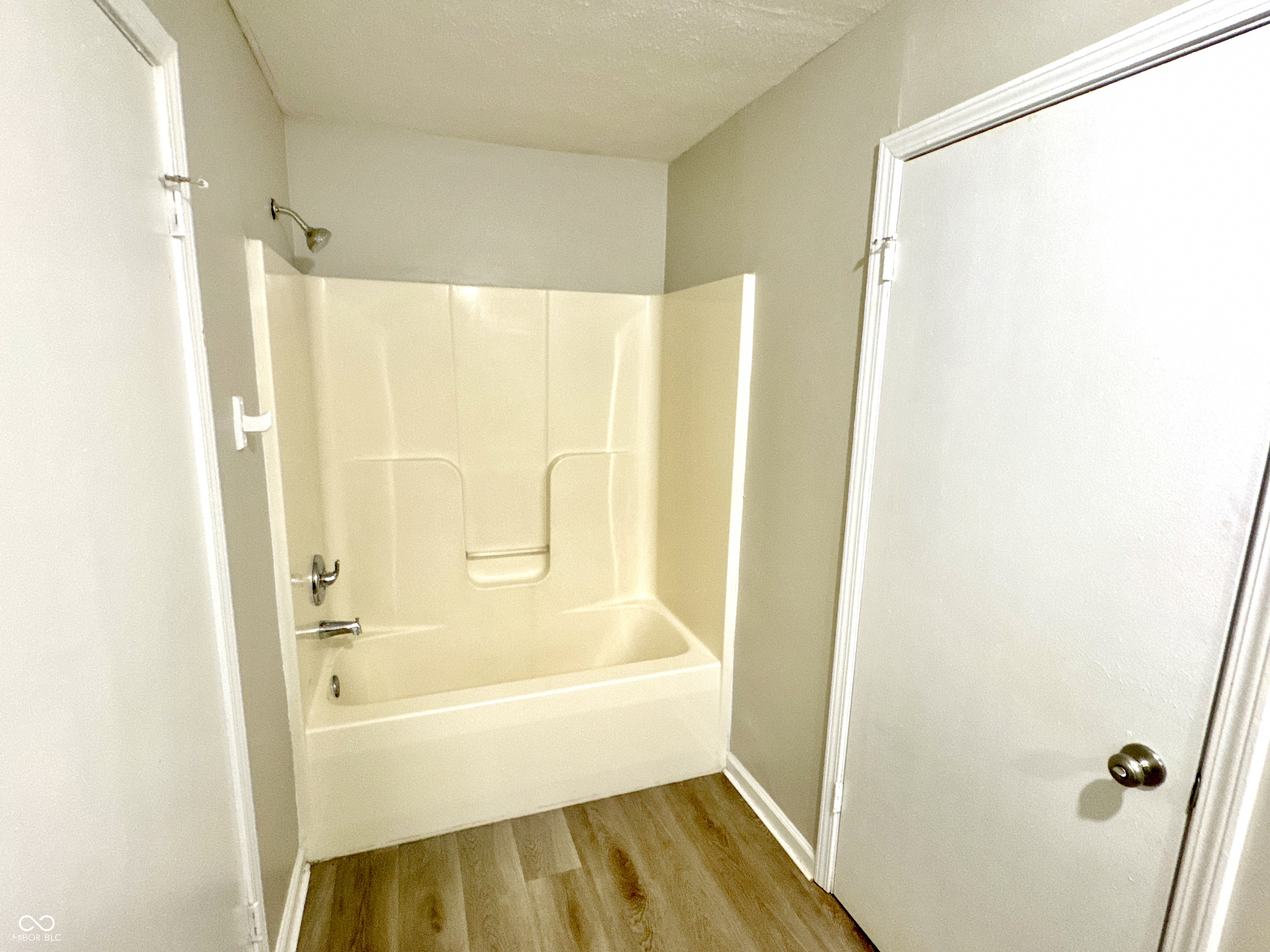 2009 Gent Avenue Indianapolis, IN 46202 - Photo 21 of 35