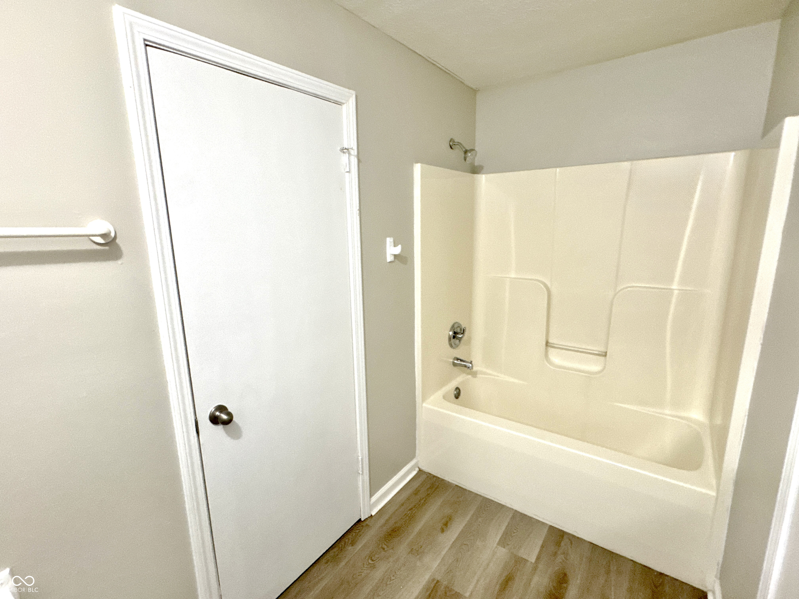 2009 Gent Avenue Indianapolis, IN 46202 - Photo 22 of 35