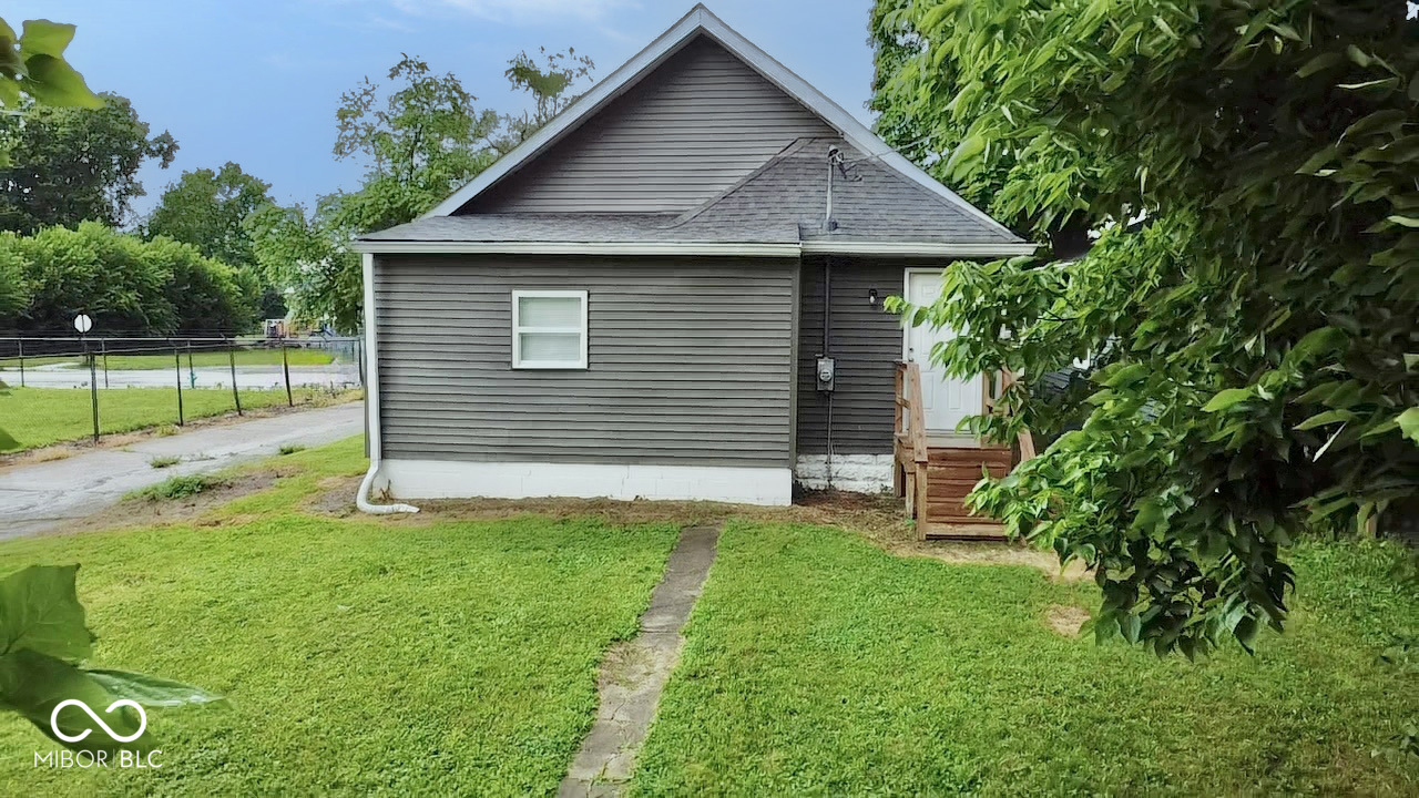 2009 Gent Avenue Indianapolis, IN 46202 - Photo 25 of 35