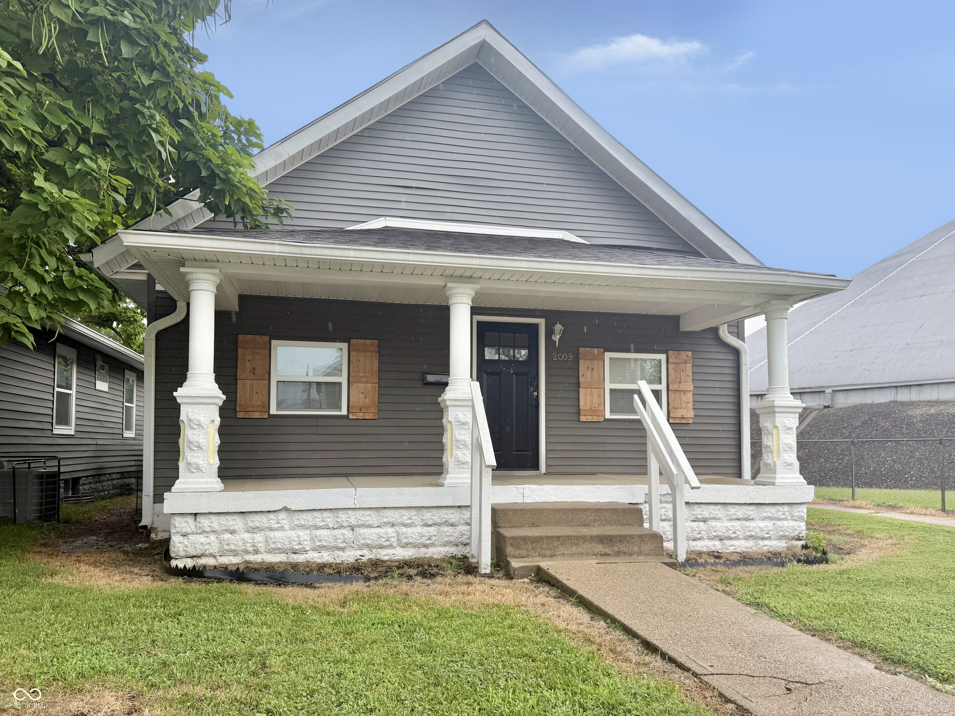 2009 Gent Avenue Indianapolis, IN 46202 - Photo 27 of 35