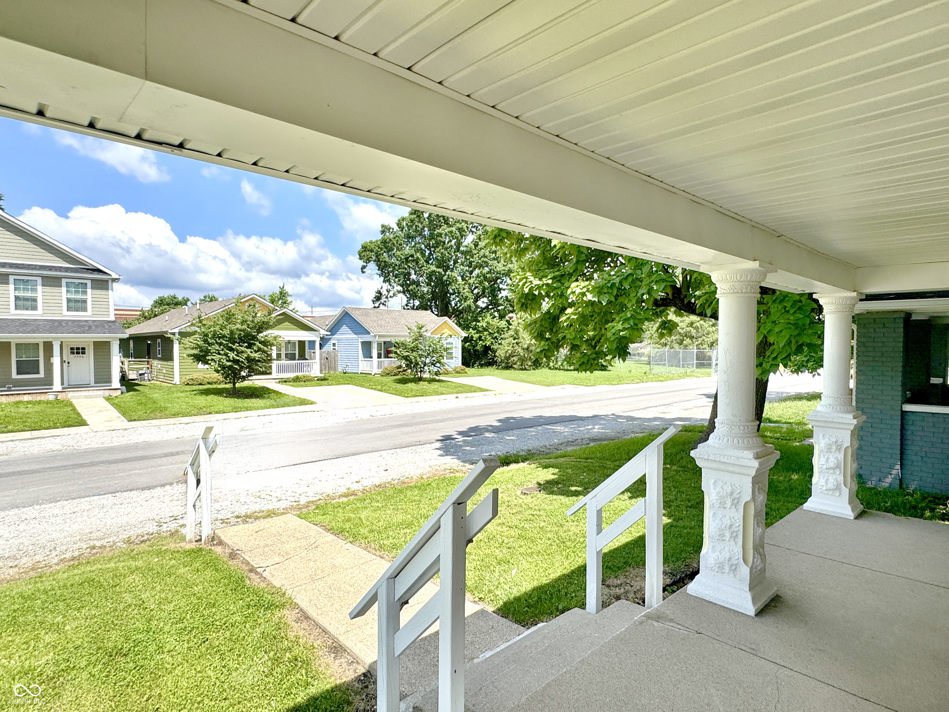 2009 Gent Avenue Indianapolis, IN 46202 - Photo 7 of 35