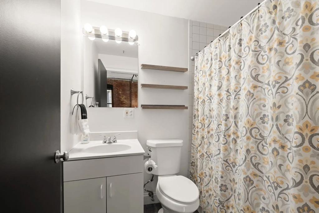 19 Stanhope Street, Unit 2C Boston, MA 02116 - Photo 25 of 27
