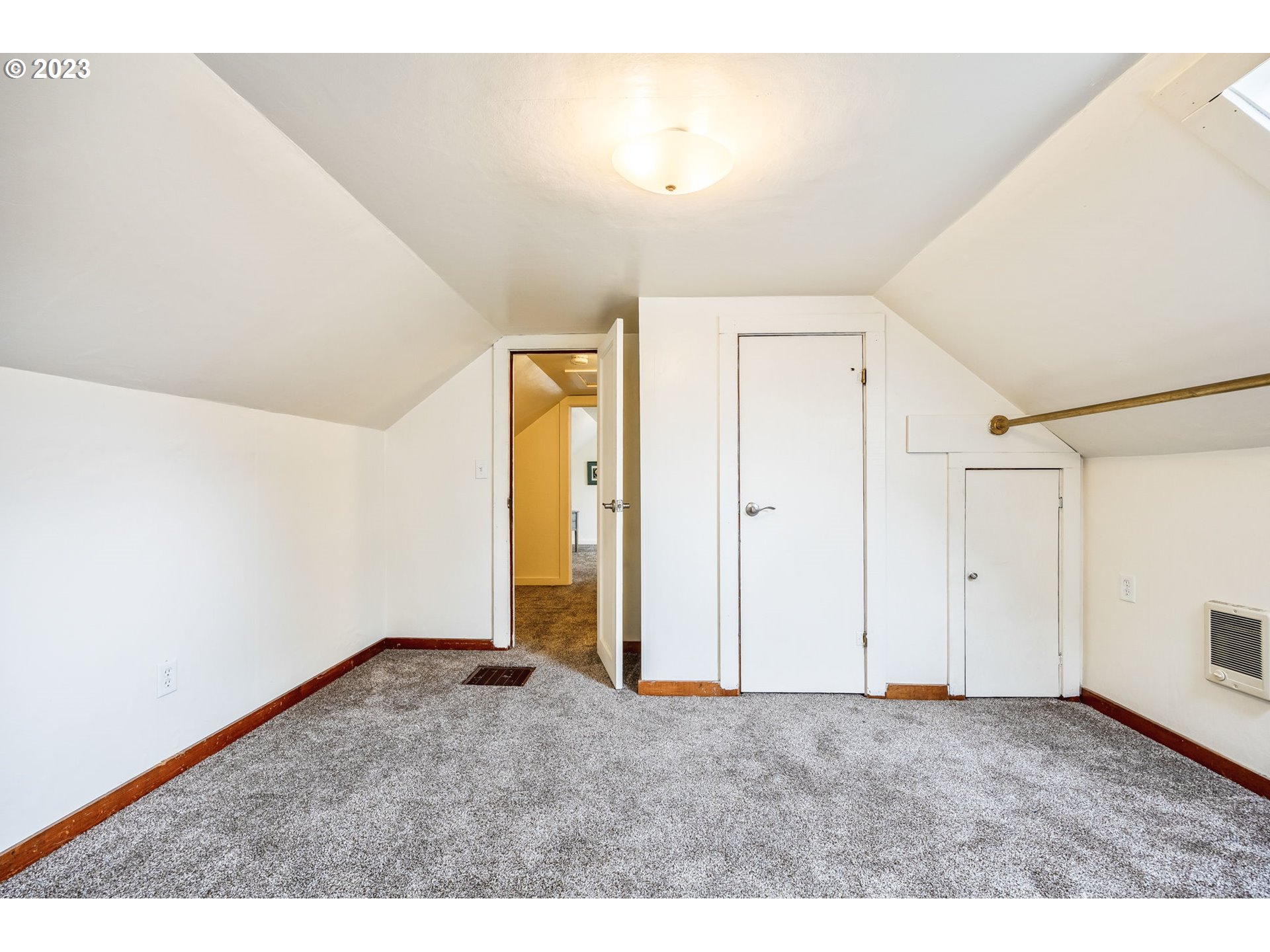 1335 B Street Springfield, OR 97477 - Photo 29 of 40 a view of an empty room