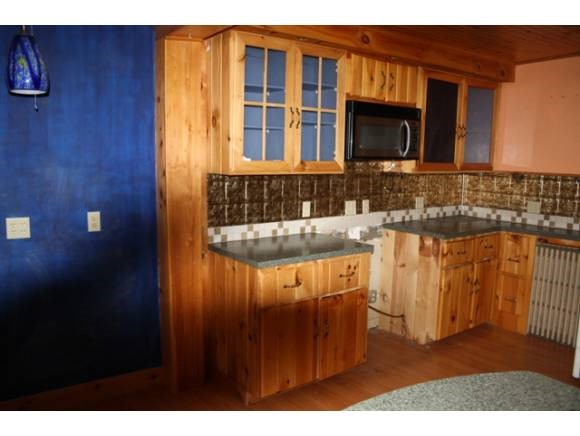 101 West Thomas Road Lunenburg, VT 05906 - Photo 5 of 23