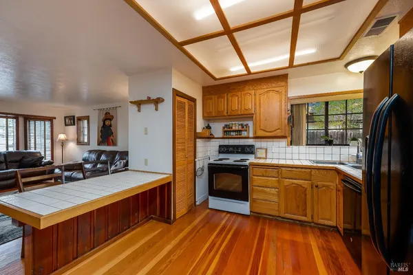 $799,000 | 1096 West Standley Street, Ukiah, CA 95482