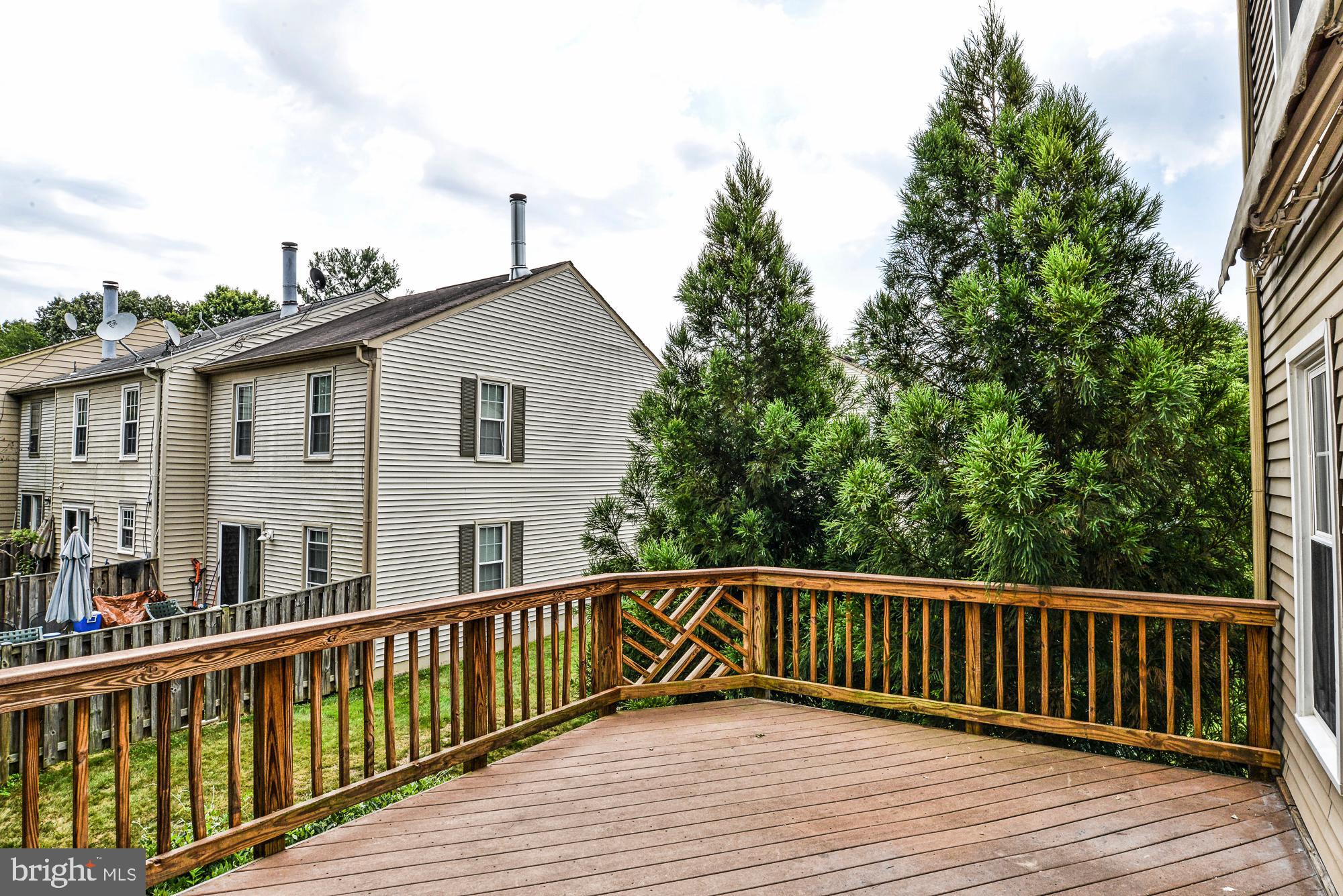 10287 Latney Road Fairfax, VA 22032 - Photo 12 of 36 Over sized Private Deck