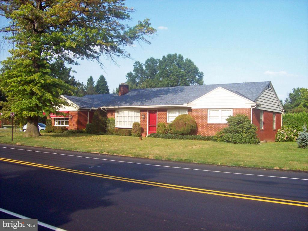 601 Millersville Road Lancaster, PA 17603 - Photo 2 of 13 Gallery Image 2