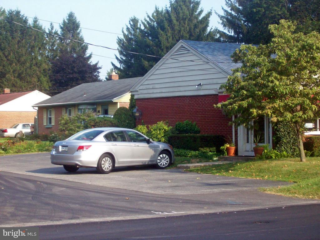 601 Millersville Road Lancaster, PA 17603 - Photo 3 of 13 Gallery Image 3