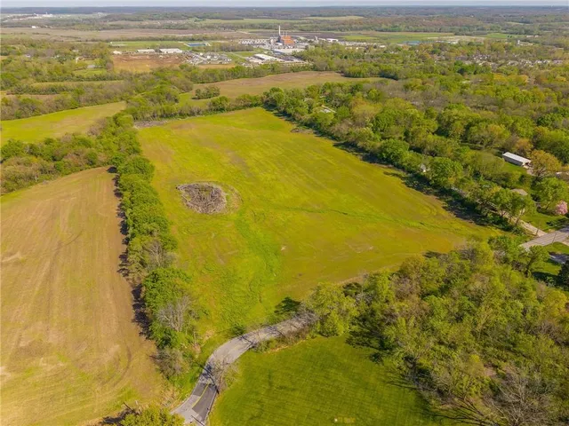 $495,000 | 701 South Jones Road, Independence, MO 64056