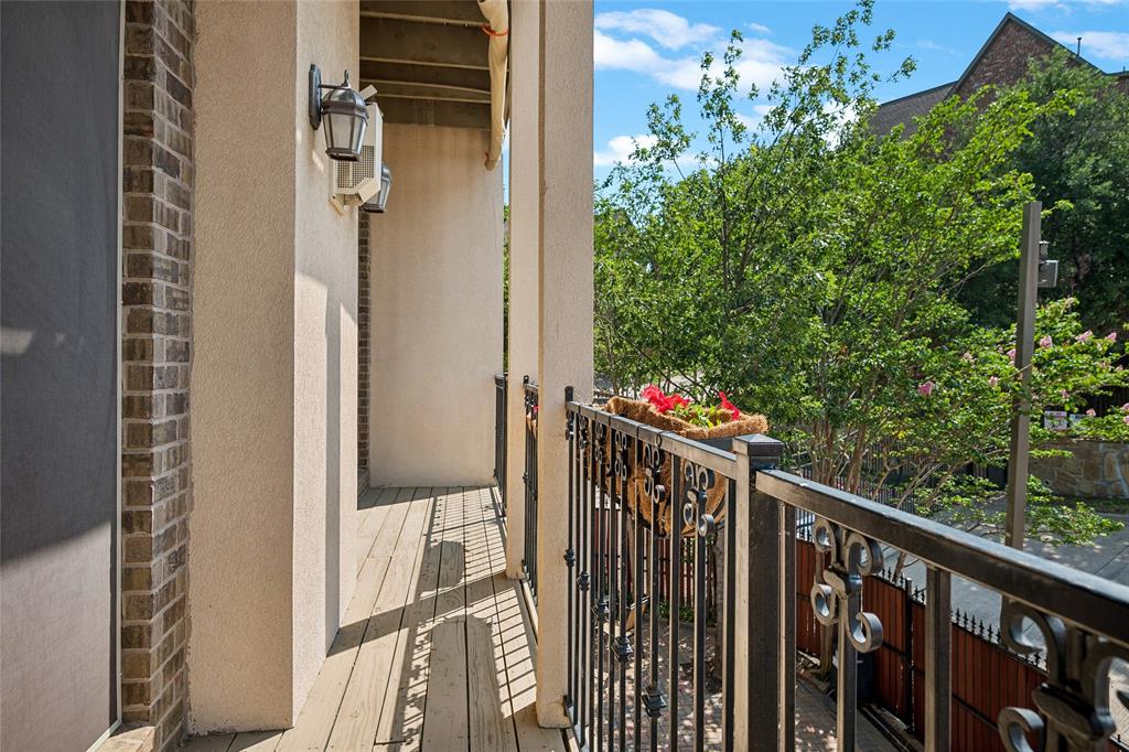 835 Rockingham Drive Irving, TX 75063 - Photo 24 of 27 a view of a balcony