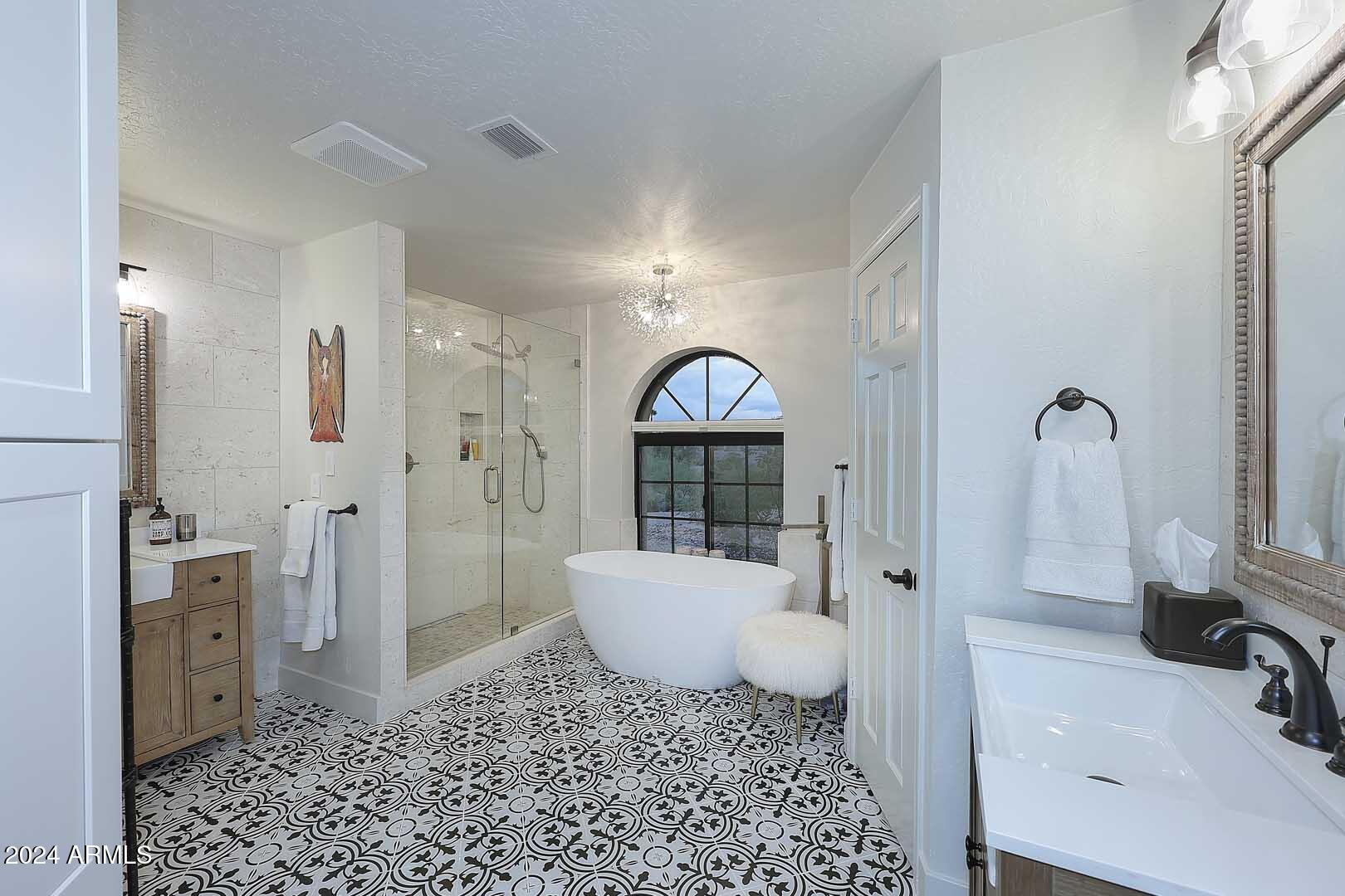 9446 Romping Road Carefree, AZ 85377 - Photo 48 of 119 Night-Primary Bath