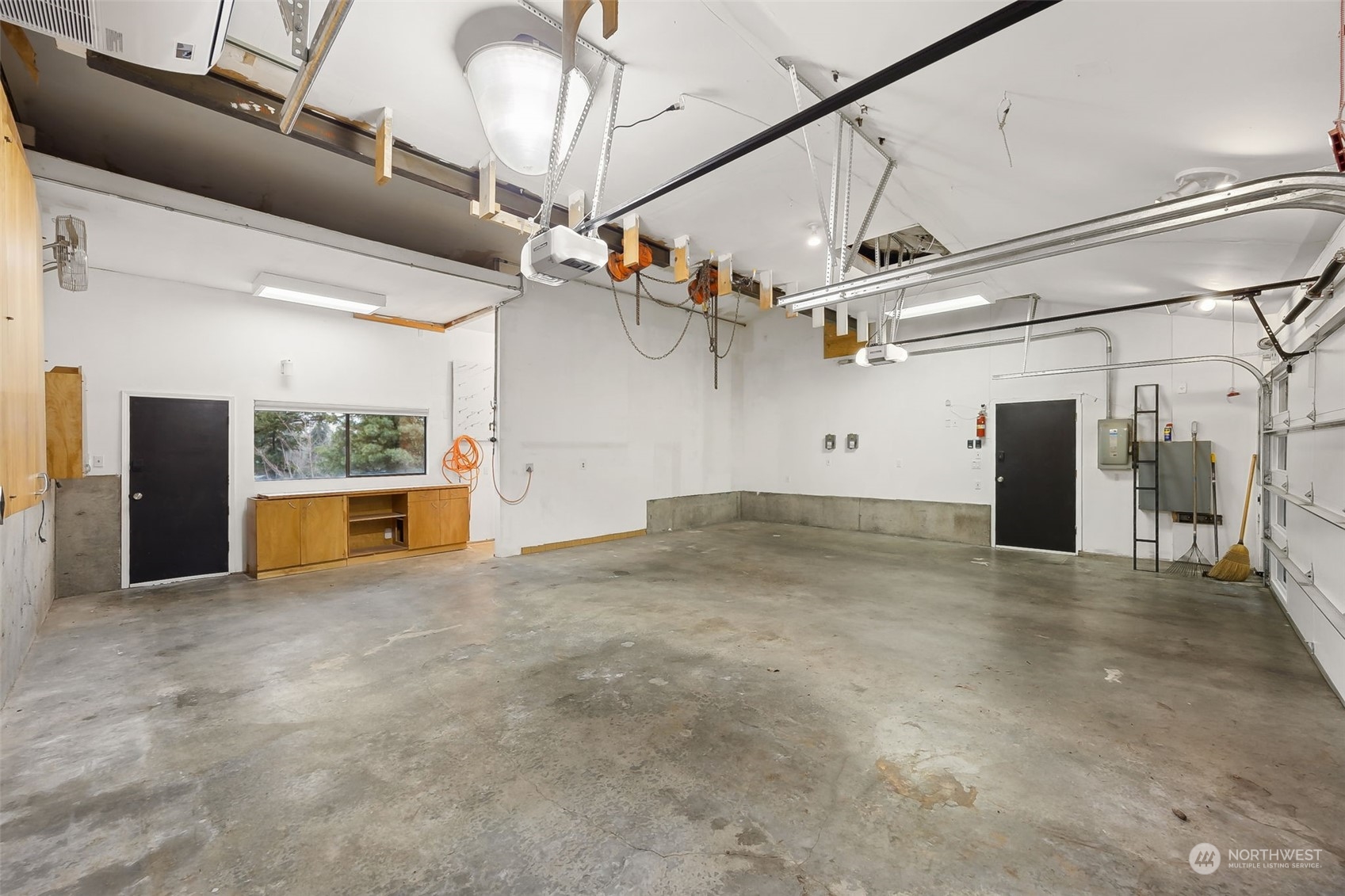 29011 7th Place South Federal Way, WA 98003 - Photo 27 of 40 a view of a garage