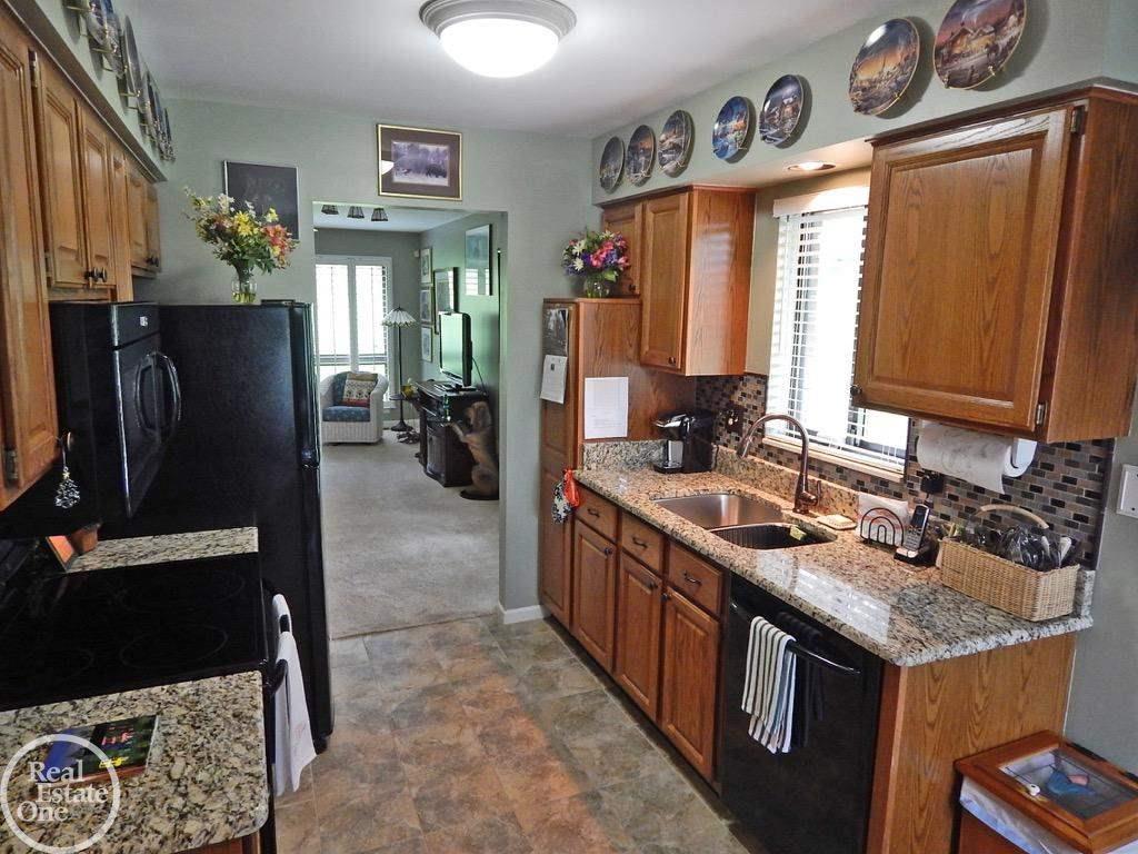 987 Wexford Way Rochester Hills, MI 48307 - Photo 15 of 27