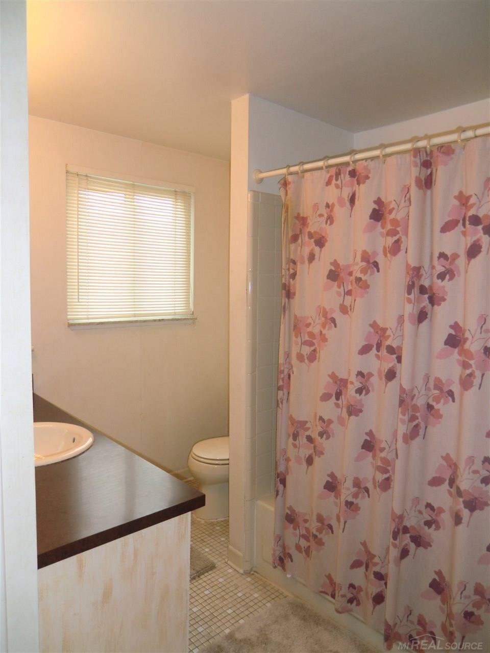 16620 Faulman Road Clinton Township, MI 48035 - Photo 26 of 28 31375368-25.JPG