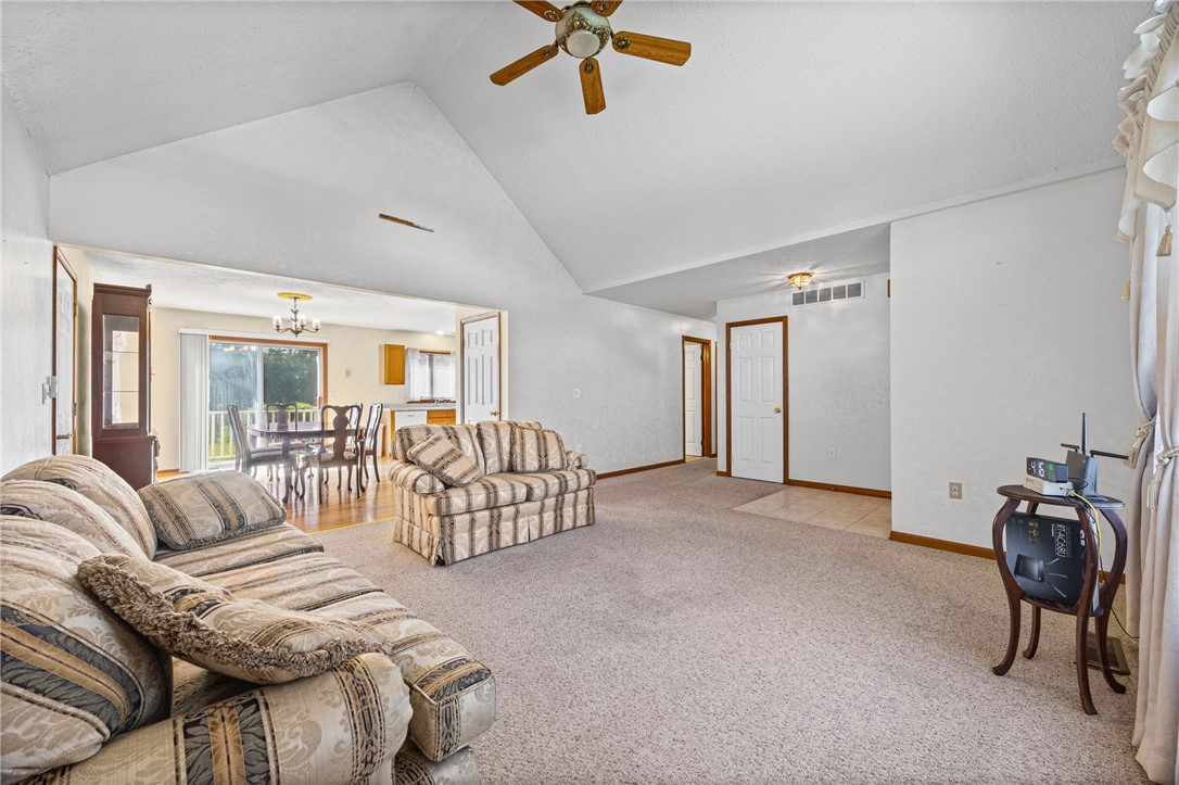 750 Close Circle Webster, NY 14580 - Photo 5 of 50