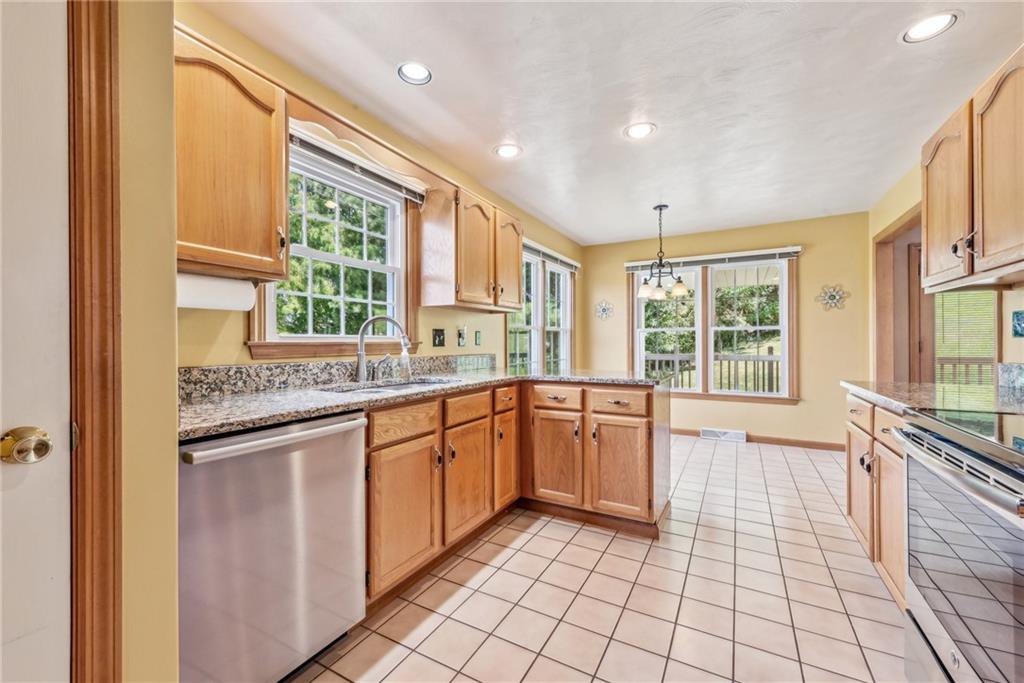 28 Meadowridge Road Harrison City, PA 15636 - Photo 9 of 29 Gallery Image 9
