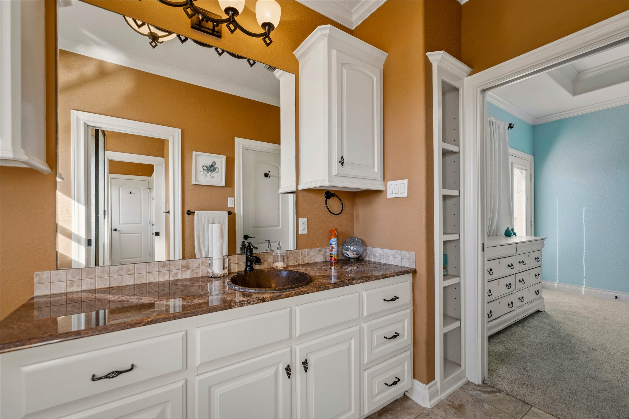 8 Loggerhead Hitchcock, TX 77563 - Photo 11 of 25 a kitchen with cabinets and window