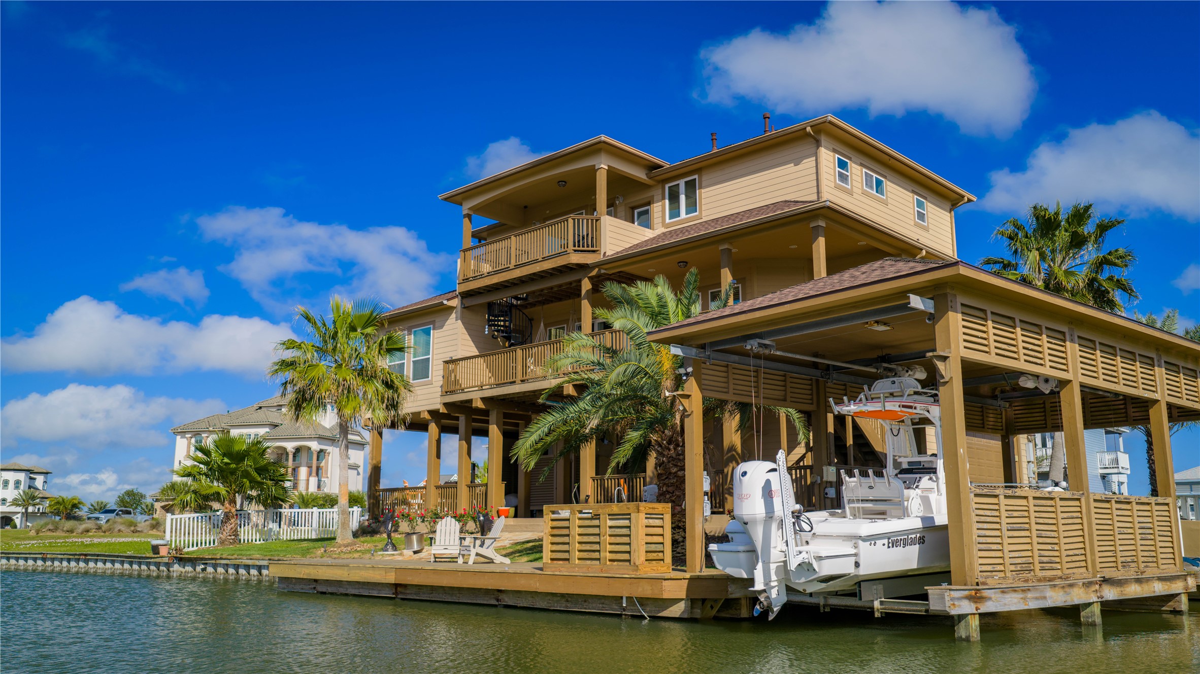 8 Loggerhead Hitchcock, TX 77563 - Photo 17 of 25 a front view of a house with swimming pool