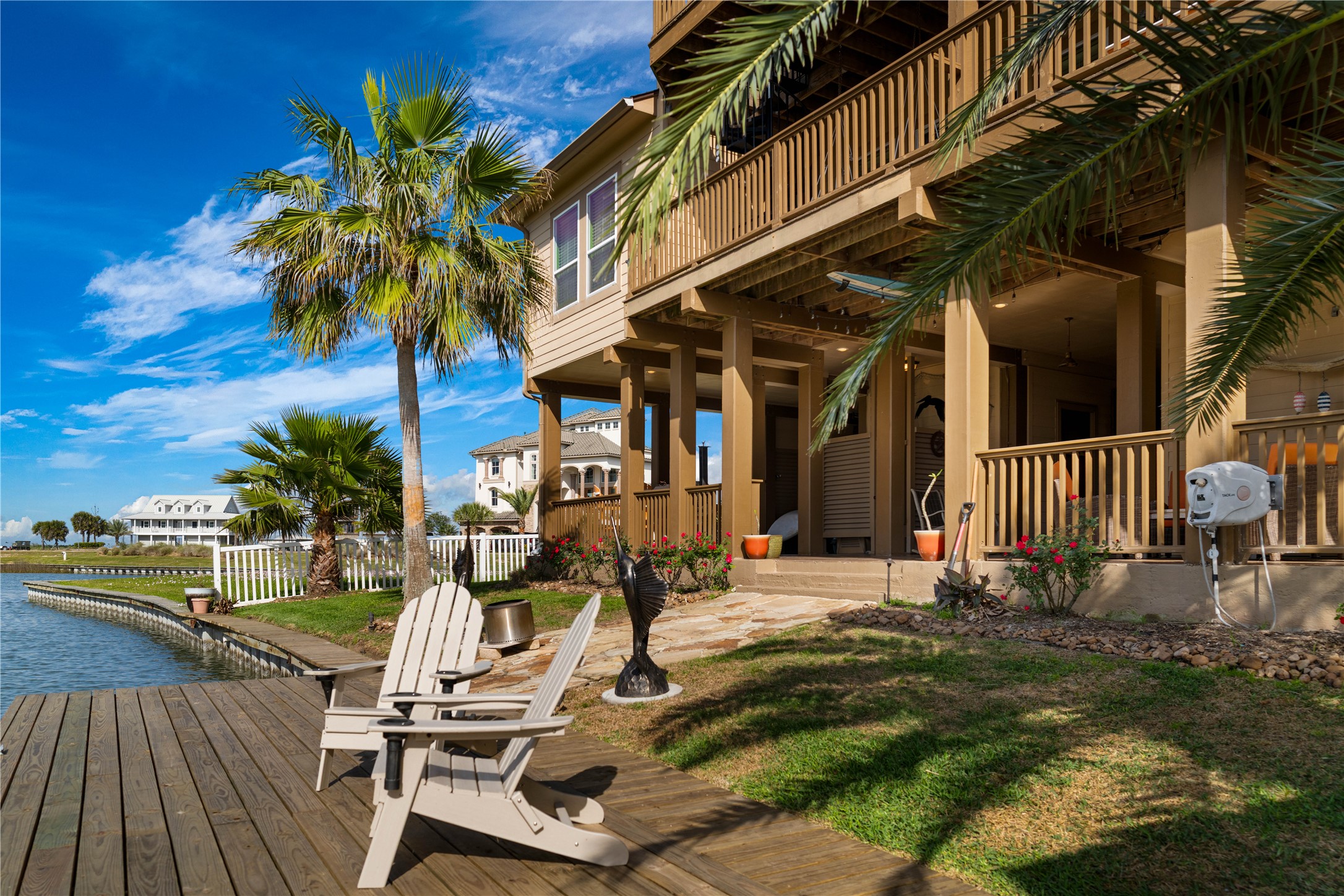 8 Loggerhead Hitchcock, TX 77563 - Photo 18 of 25 a view of a house with a patio