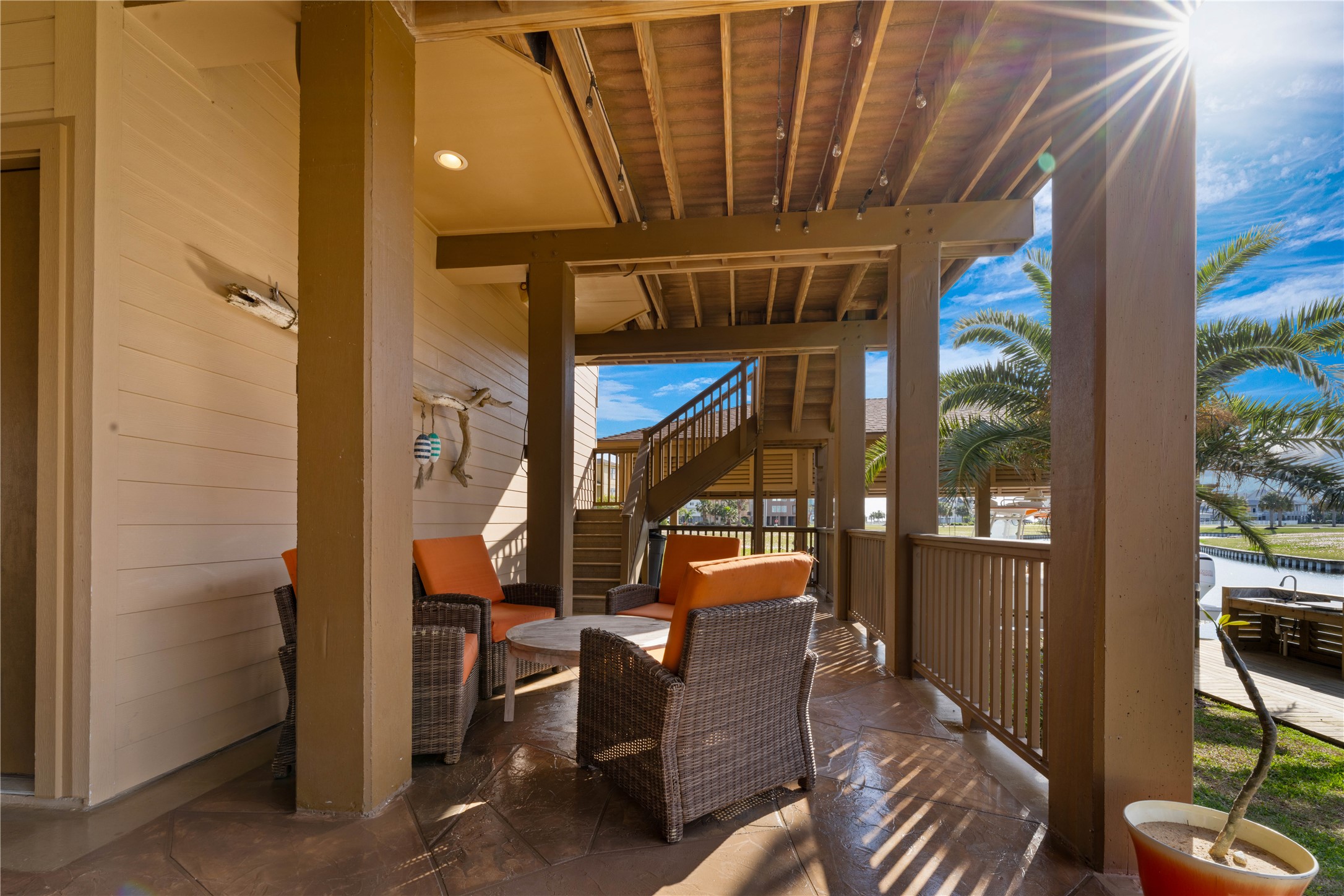 8 Loggerhead Hitchcock, TX 77563 - Photo 20 of 25 a view of a livingroom with furniture and windows