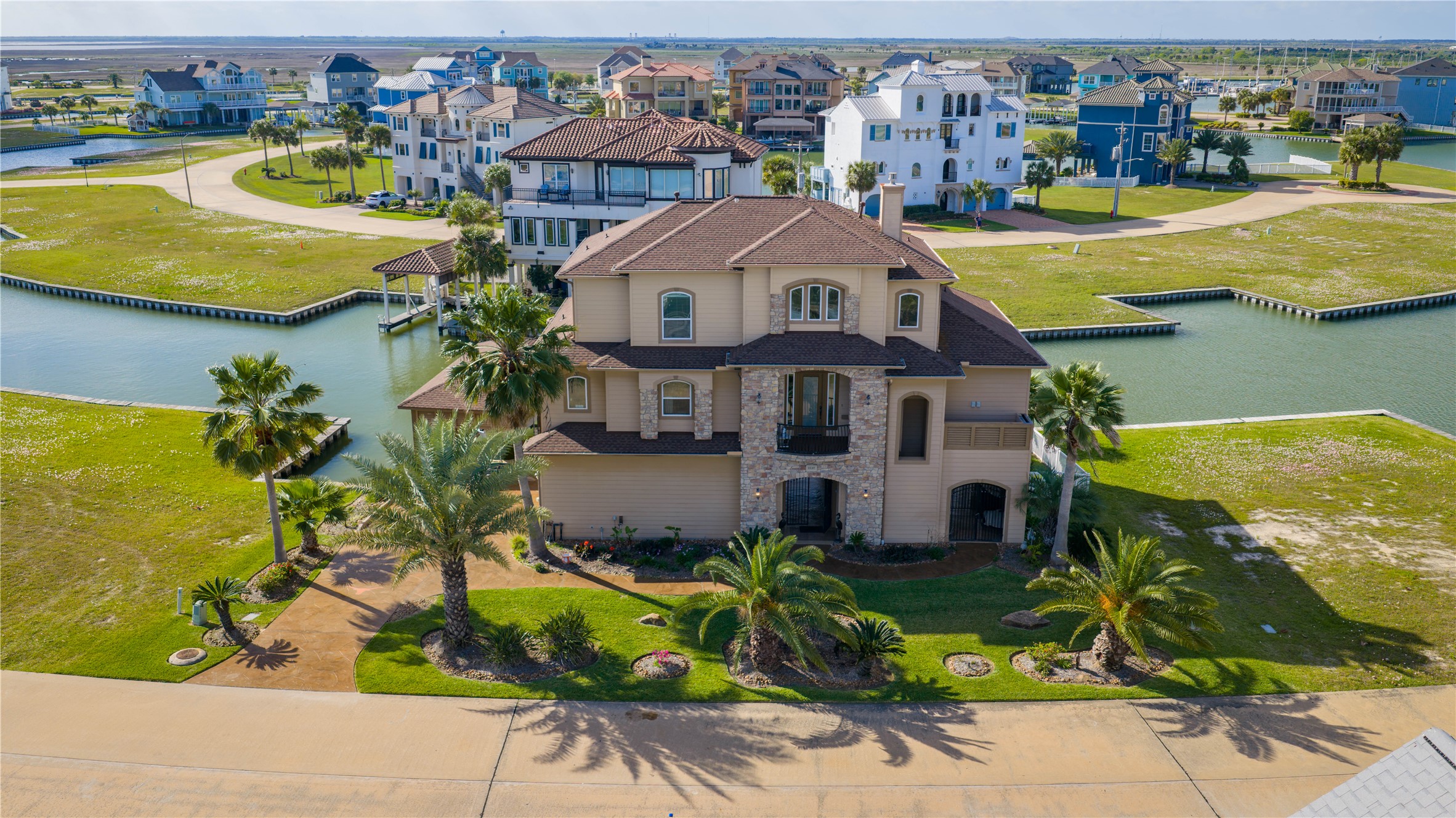 8 Loggerhead Hitchcock, TX 77563 - Photo 2 of 25 an aerial view of a house with a ocean view